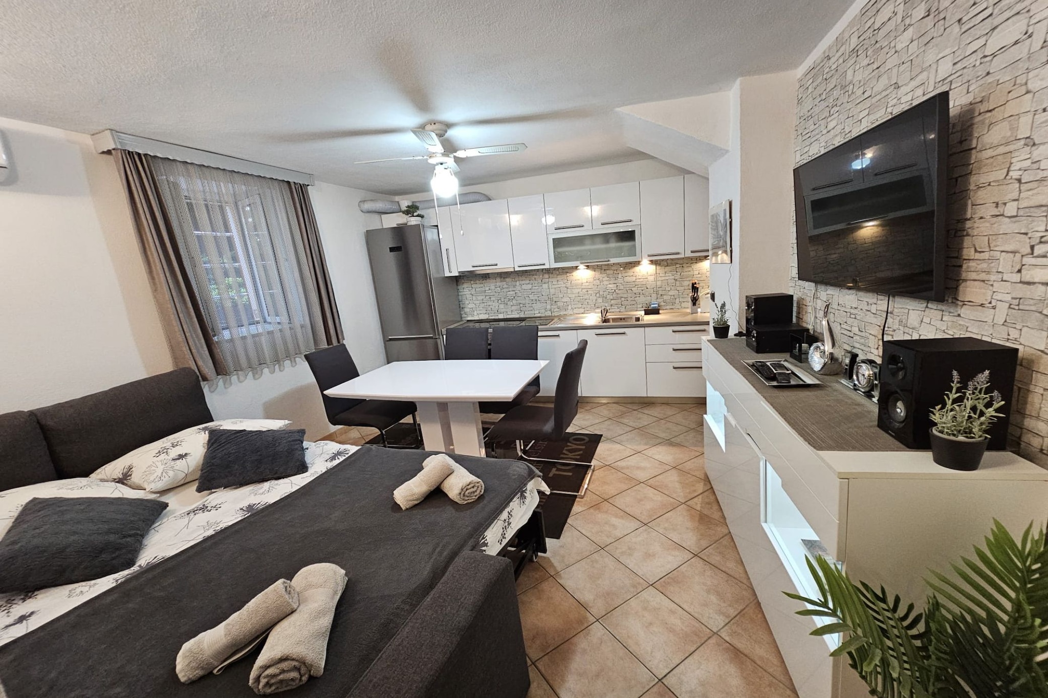 Apartments Diadora - Studio apartment Stone (ground floor) - Chambre