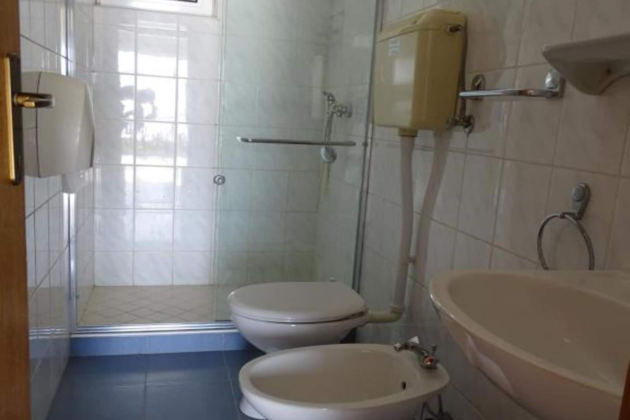 Villa Azure Saplunara - One bedroom apartment Romana - Badkamer