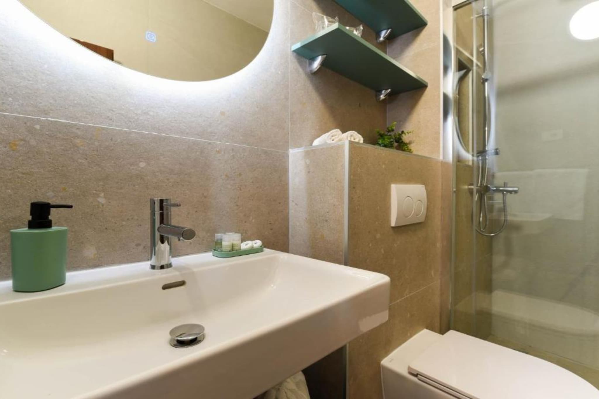 Villa Danica , Horizon Escape - Two Bedroom Holiday Home - Bathroom