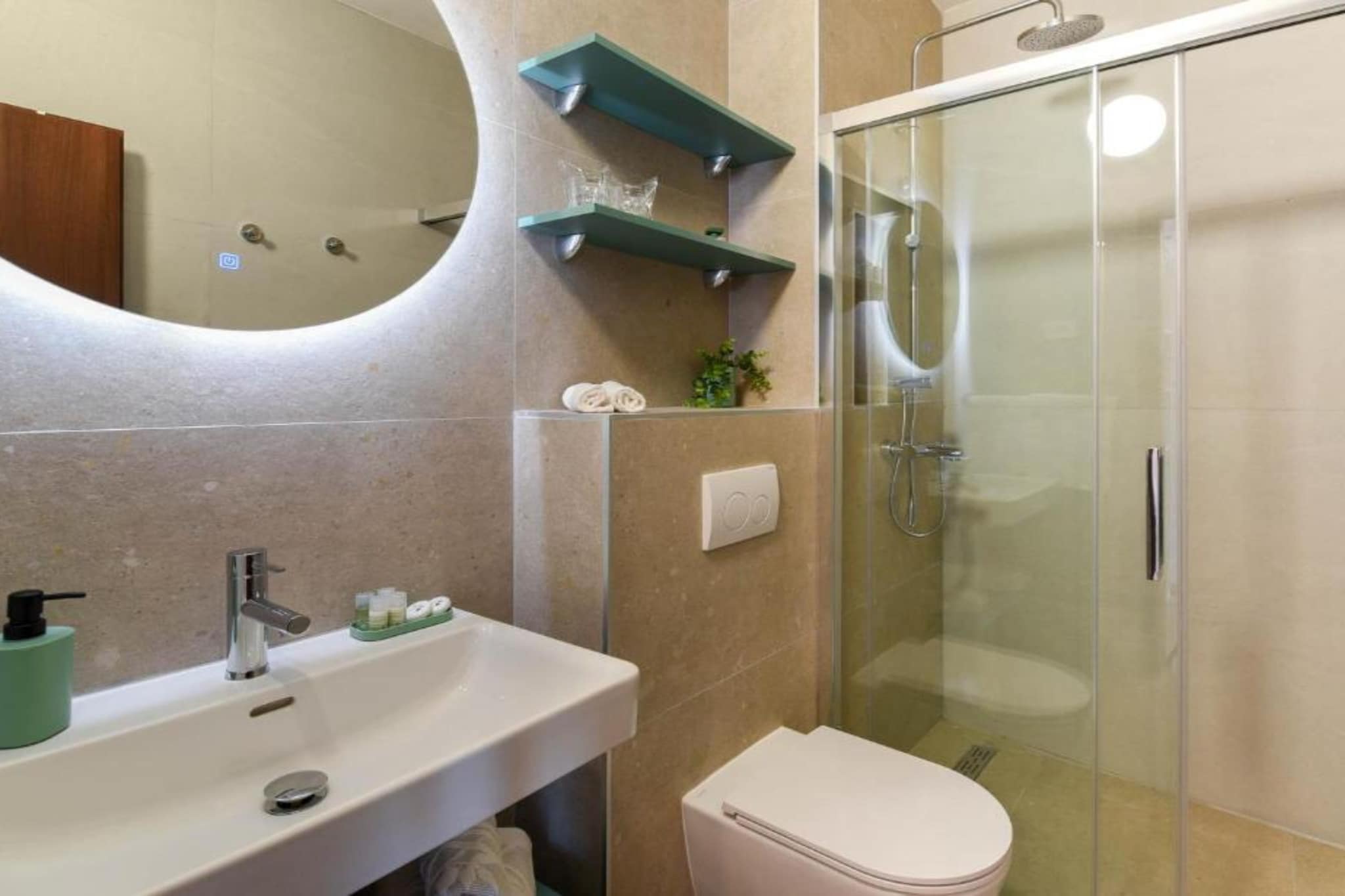 Villa Danica , Horizon Escape - Two Bedroom Holiday Home - Bathroom