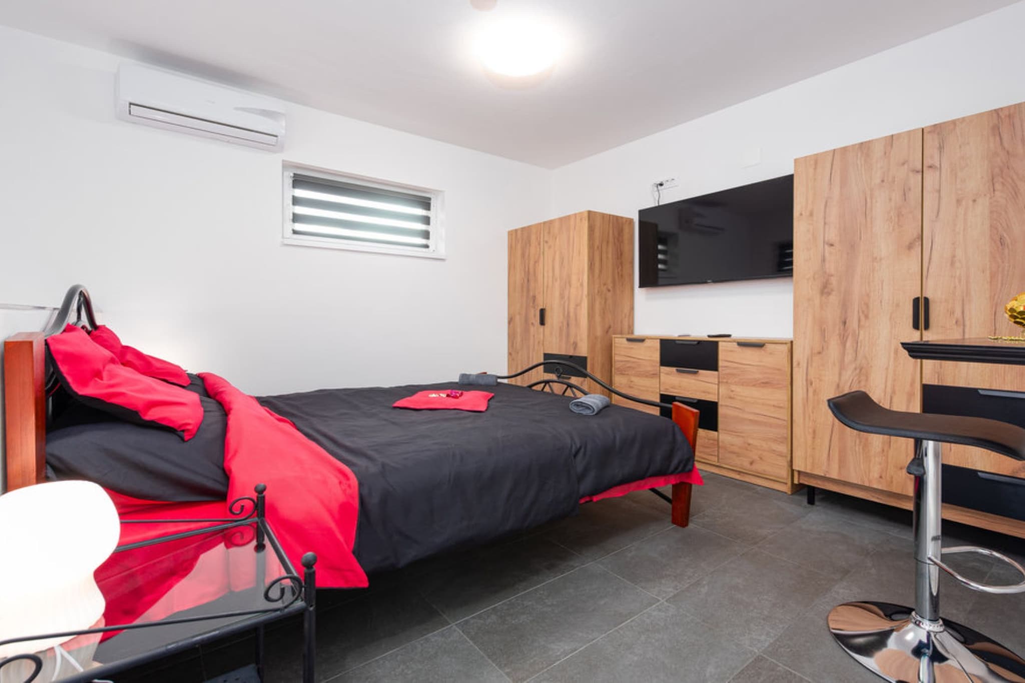 Marilona Welle Apartments Vir - De Luxe Three Bedroom Apartment with  Hot-Tub - Slaapkamer