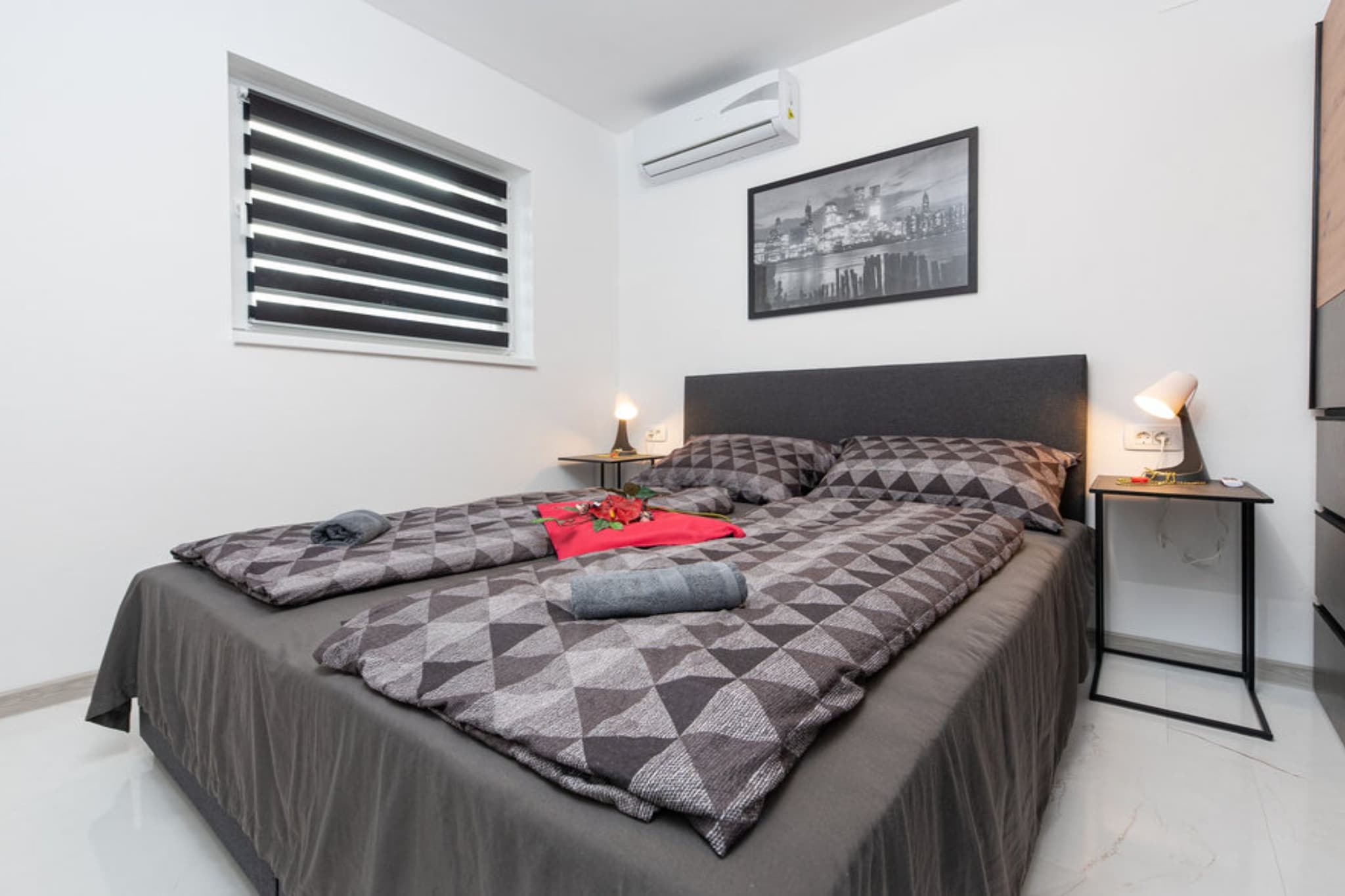 Marilona Welle Apartments Vir - De Luxe Three Bedroom Apartment with  Hot-Tub - Slaapkamer