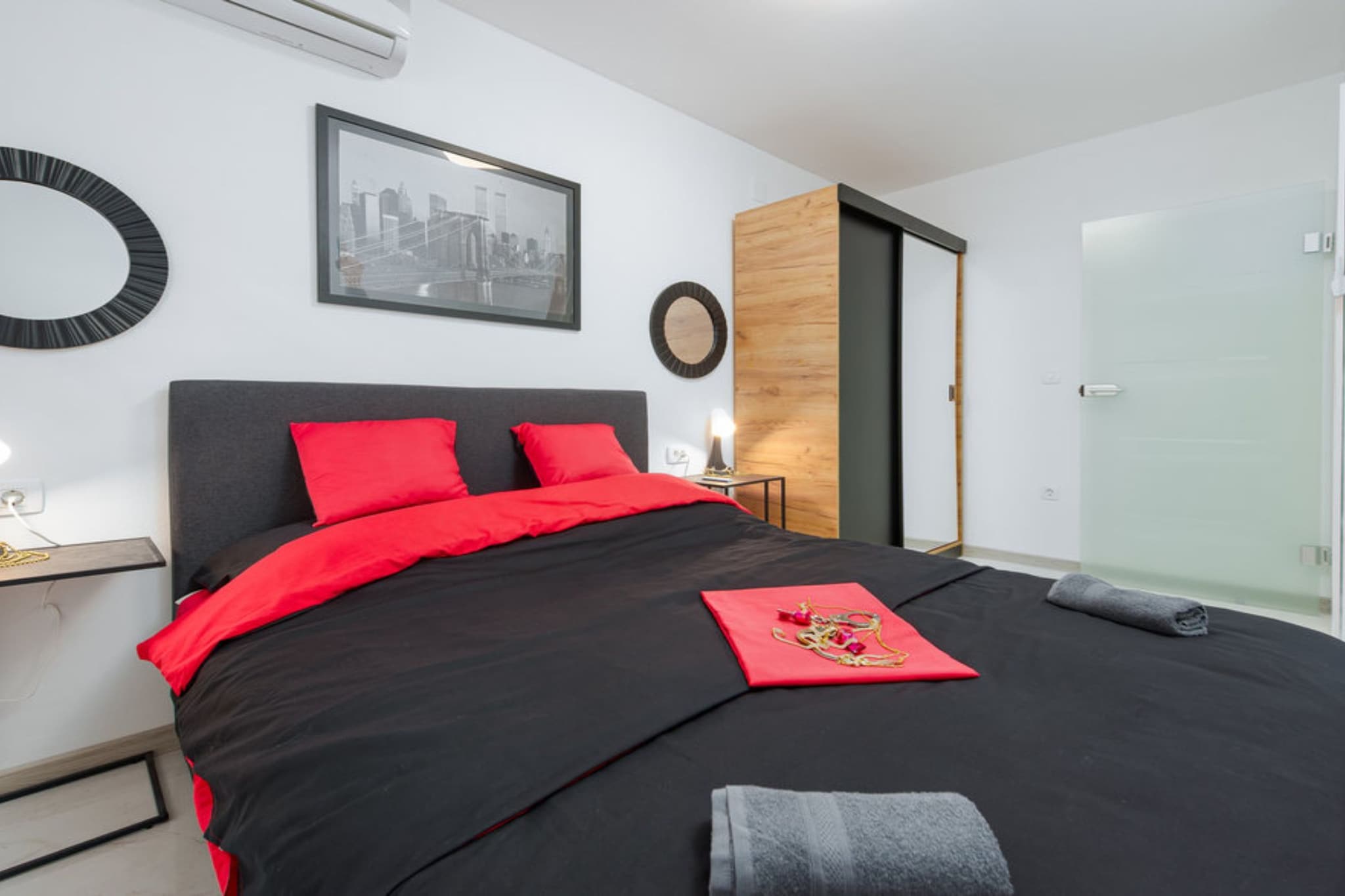 Marilona Welle Apartments Vir - De Luxe Three Bedroom Apartment with  Hot-Tub - Slaapkamer
