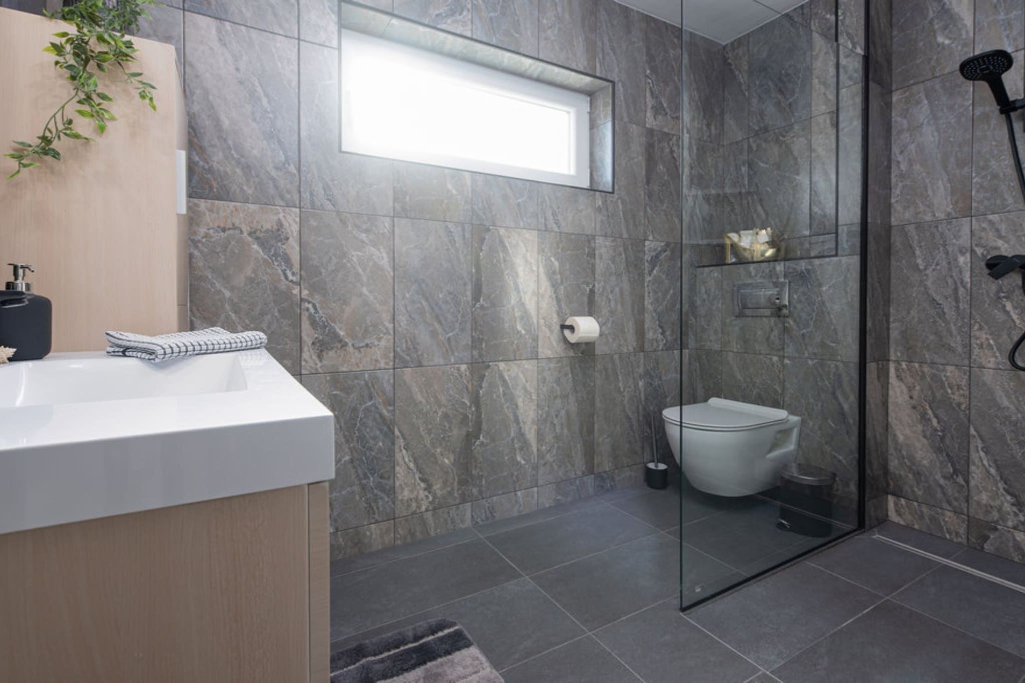 Marilona Welle Apartments Vir - De Luxe Three Bedroom Apartment with  Hot-Tub - Badkamer