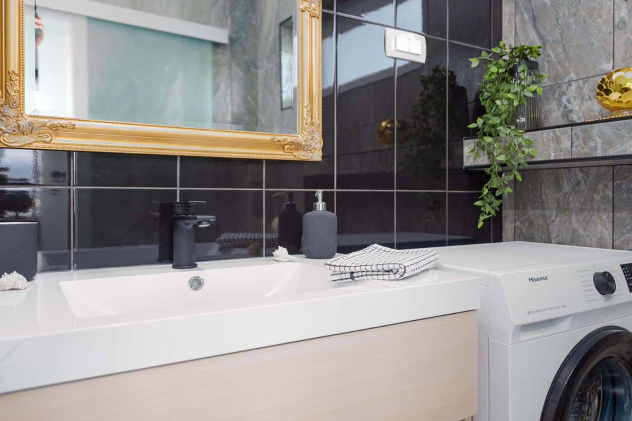 Marilona Welle Apartments Vir - De Luxe Three Bedroom Apartment with  Hot-Tub - Badkamer