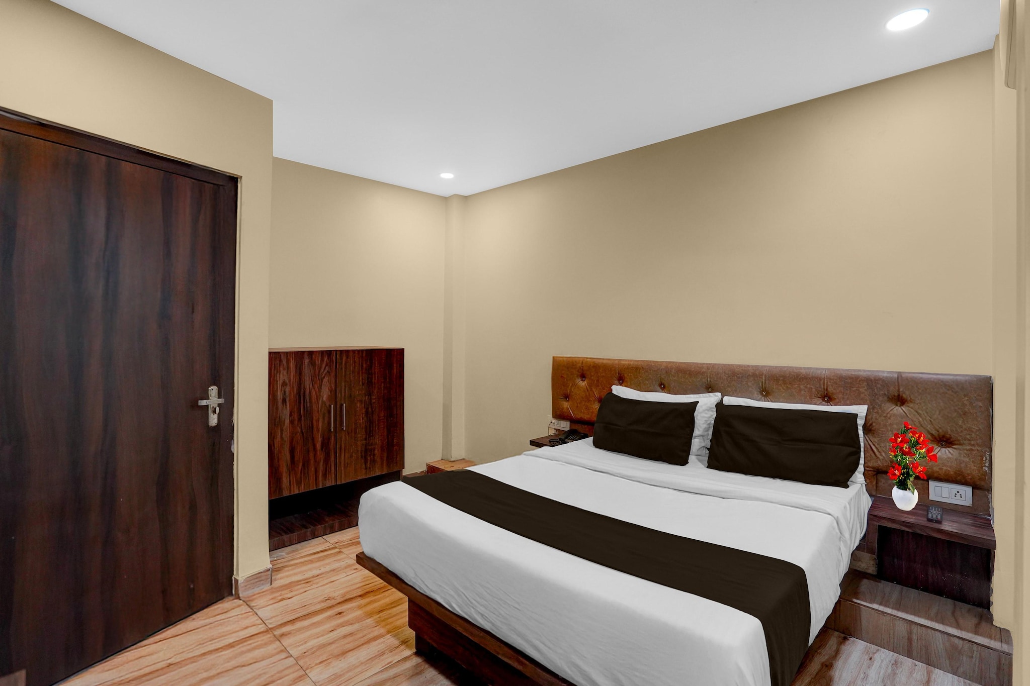 Unmarried couples are warmly welcome at this property.
Guests with local ID proof are warmly welcome.
Complimentary early check-in – Subject to availability. 
Check-in is only available to guests aged 18 and above. Please provide a government-issued ID to confirm your age.