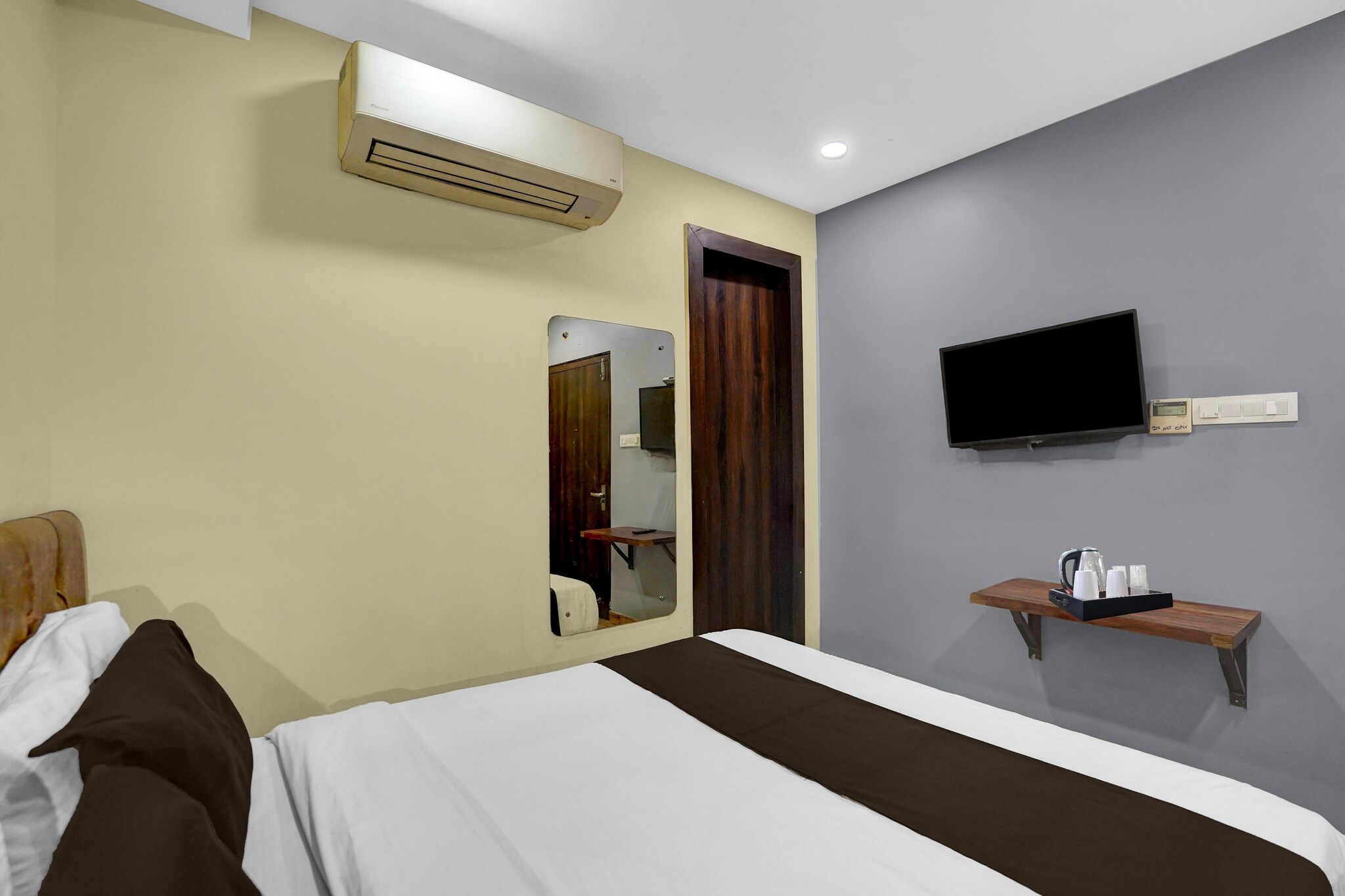 Townhouse Z Square Mall