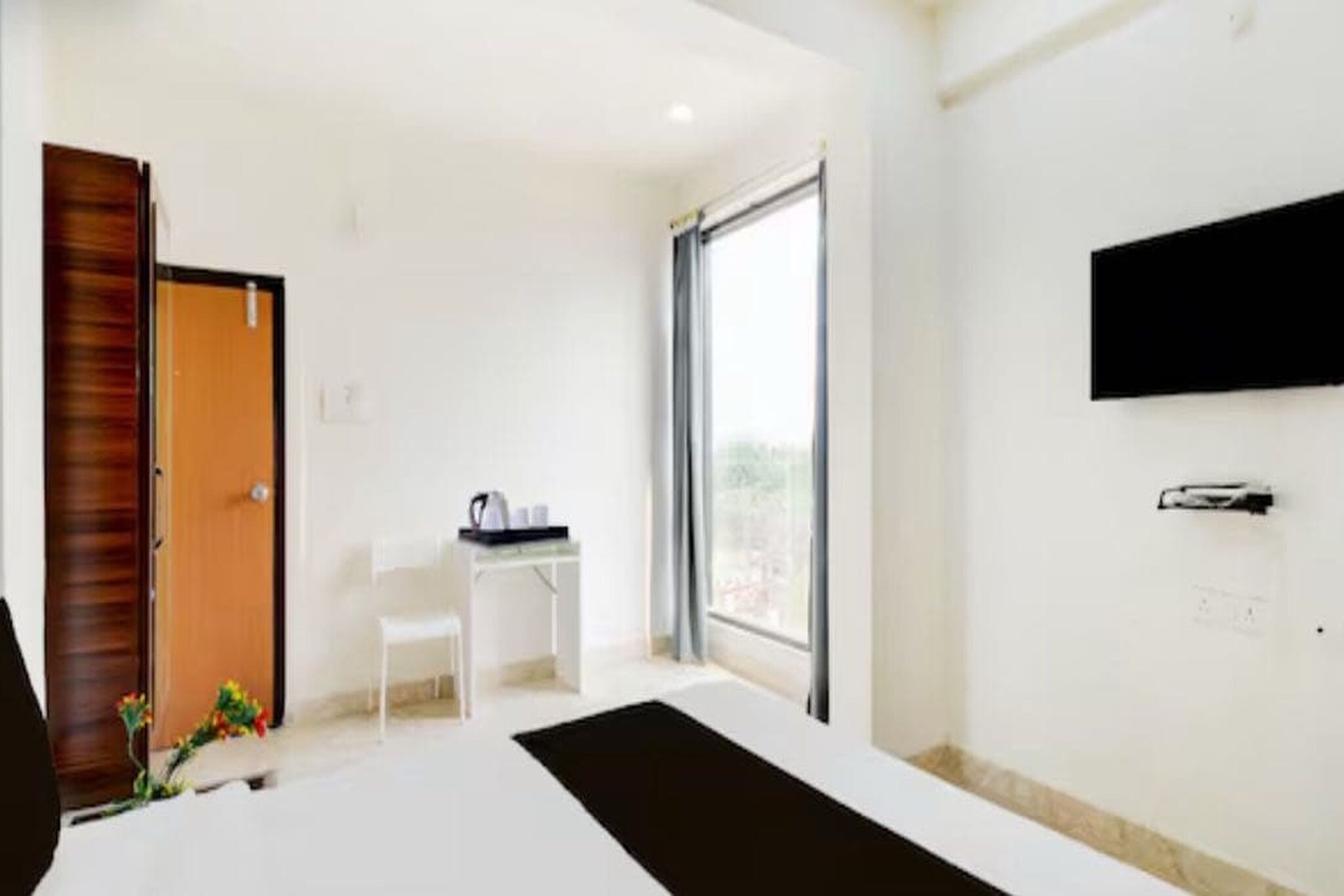 Unmarried couples are warmly welcome at this property.
Guests with local ID proof are warmly welcome.
Complimentary early check-in – Subject to availability.
Check-in is only available to guests aged 18 and above. Please provide a government-issued ID to confirm your age.