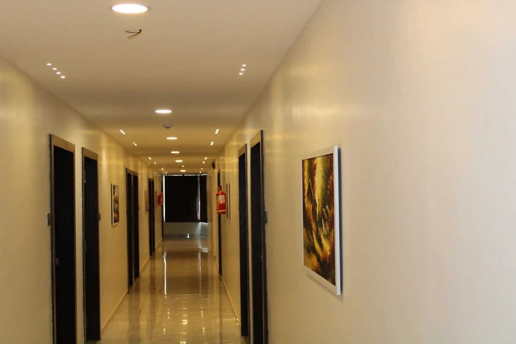 Ground floor: (bedroom(double bed, TV, seating area, air conditioning, telephone), bathroom(bathtub or shower, shower, washbasin, toilet, Towels incl., shampoo, body soap, hot water), lift)