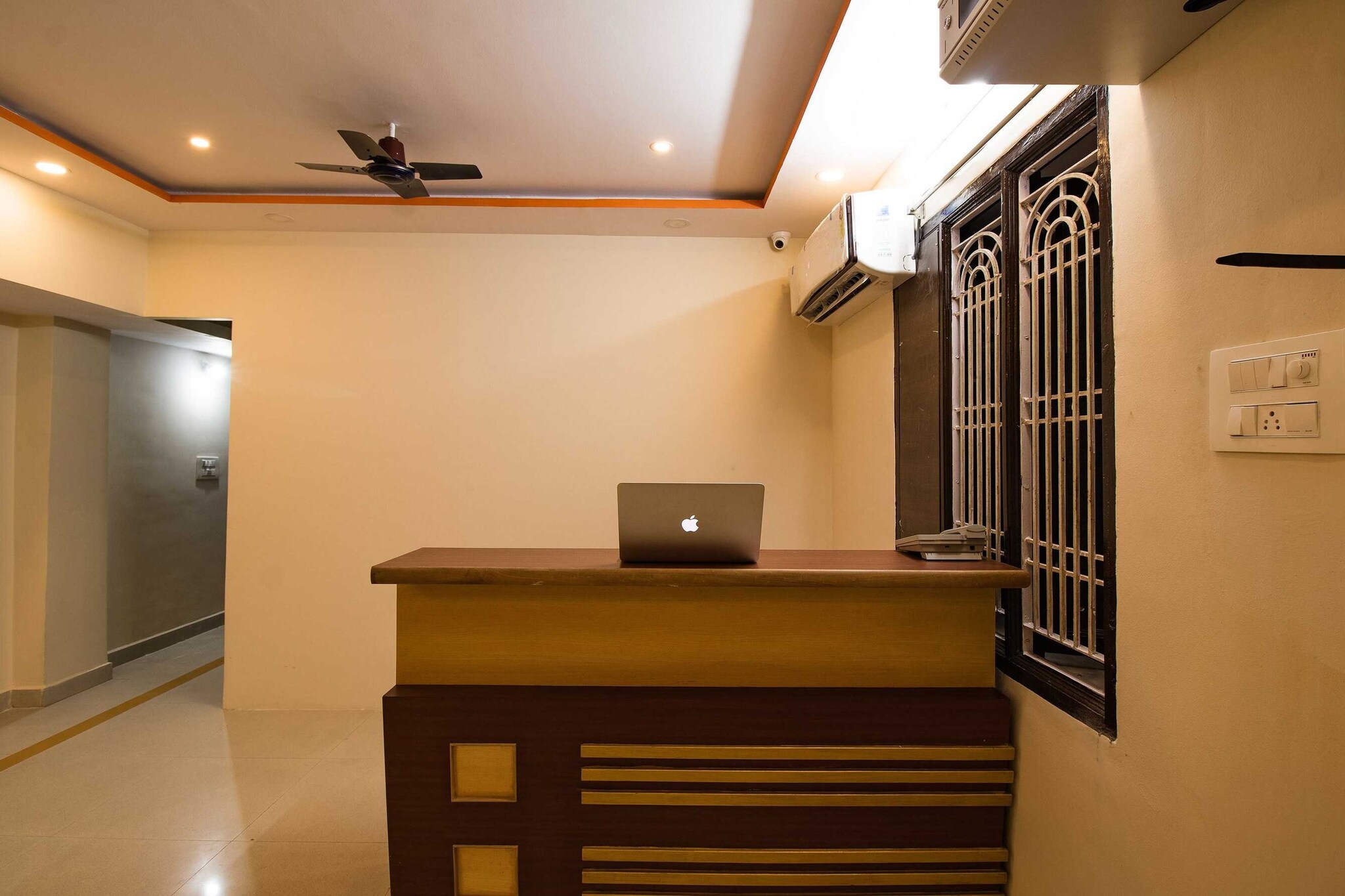 Ground floor: (bedroom(double bed, TV, seating area, air conditioning, telephone), bathroom(bathtub or shower, shower, washbasin, toilet, Towels incl., shampoo, body soap, hot water))