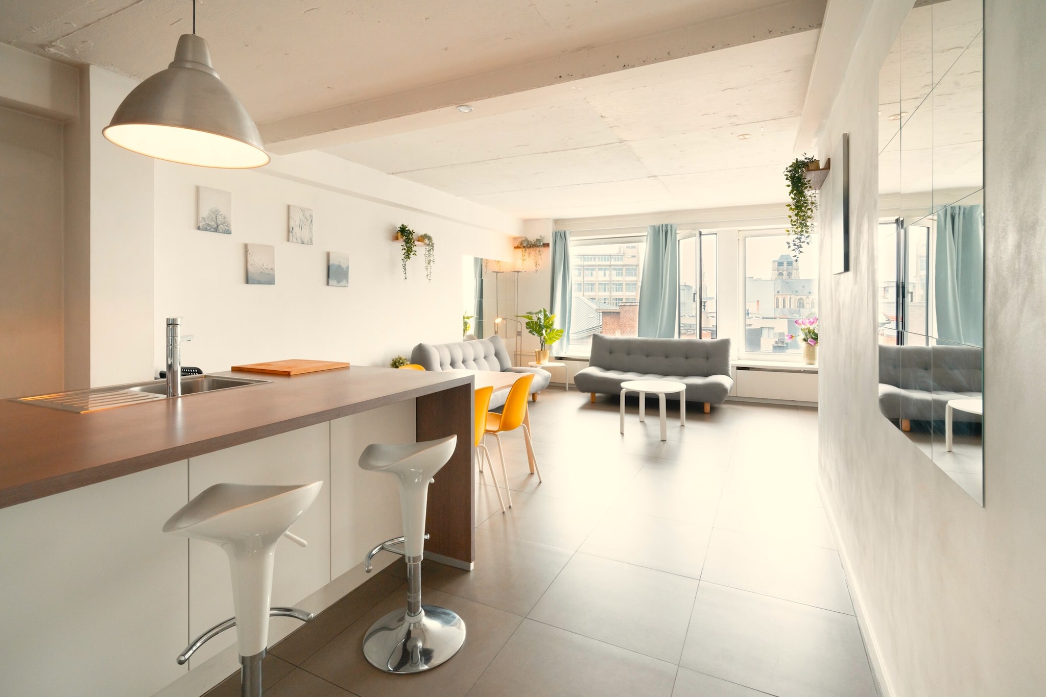 Ground floor: (Living room(double sofa bed, seating area, heating, Sheets incl.), Kitchen(dining table, stove, electric kettle, coffee machine, oven, microwave, fridge, Cooking basics, Cleaning products), bedroom(single bed, single bed, single bed, Queen Bed, Queen Bed), bathroom(bathtub or shower, toilet, hairdryer, Towels incl., shampoo, body soap, hot water))