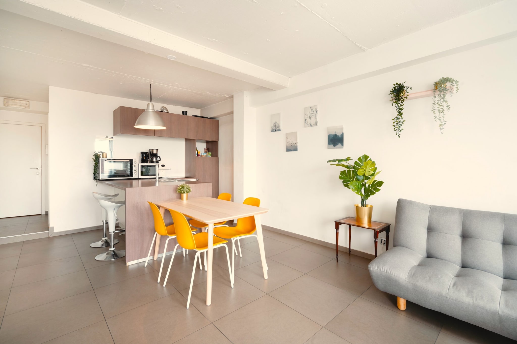 Centrally Located Antwerp Stay for 10