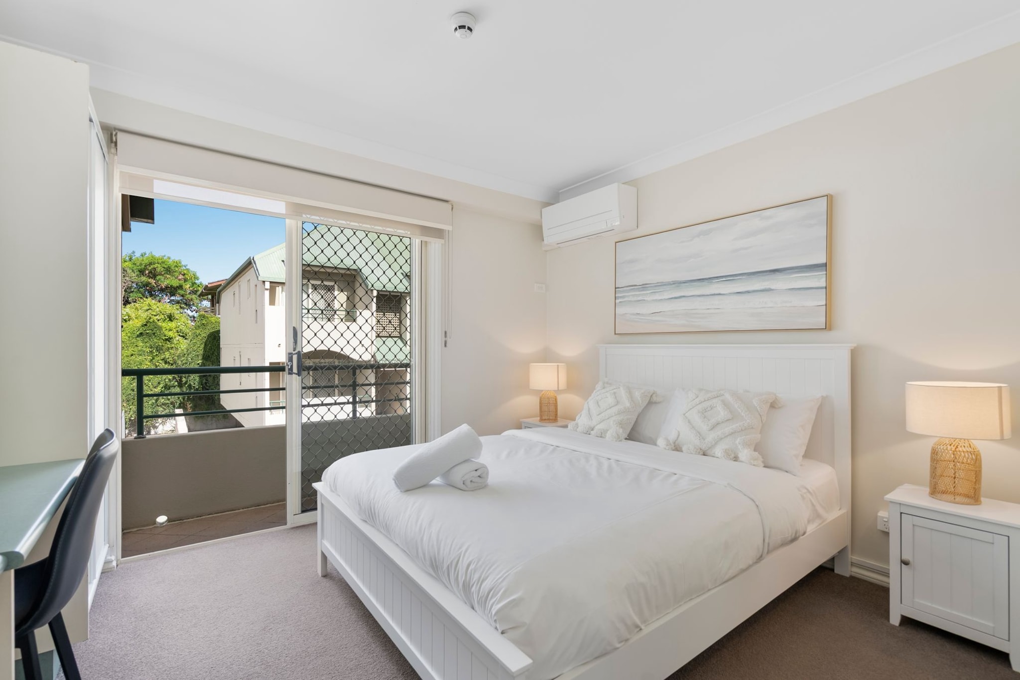 Bed Linen, Desk, Hot Water, Internet Access DSL, Wardrobe, Living room(TV, air conditioning), Kitchen(dining table, stove, electric kettle, toaster, microwave, dishwasher, fridge, dishes and cutlery, Cooking basics, Wine glasses), bedroom(Queen Bed), bathroom(tumble dryer, washing machine, heating, iron, hairdryer, Towels/Sheets (Incl.), shampoo, body soap, Essentials, Conditioner, Shower gel), First Aid, Play area, balcony or terrace, swimming pool, private outdoor pool, parking (paying), Dedicated workspace, Downtown, Long term stays allowed, Room-darkening shades, Town