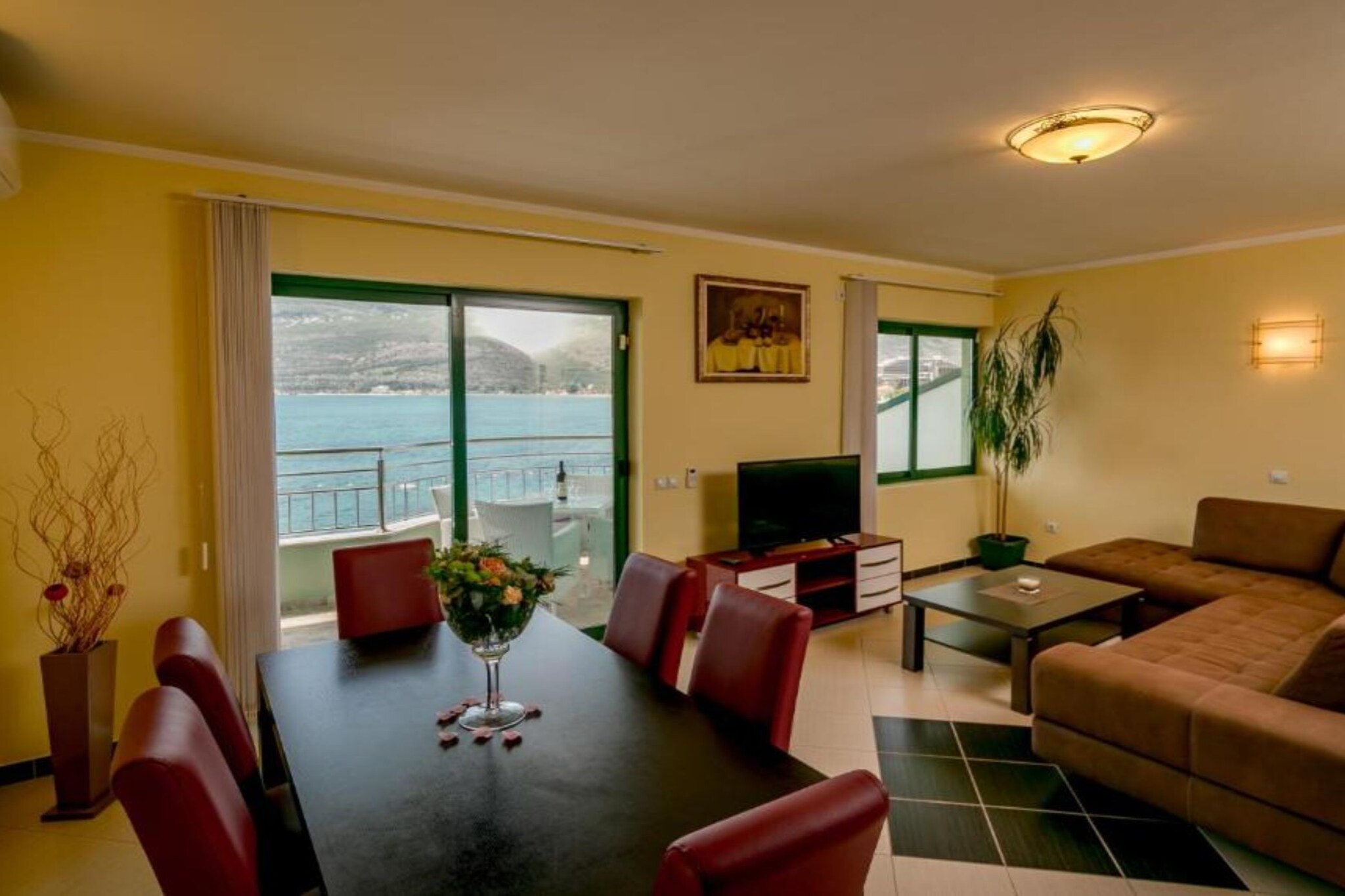 Amor Residence - Two Bedroom Apartment with Terrace and Sea View ( 7 ) - Woonkamer