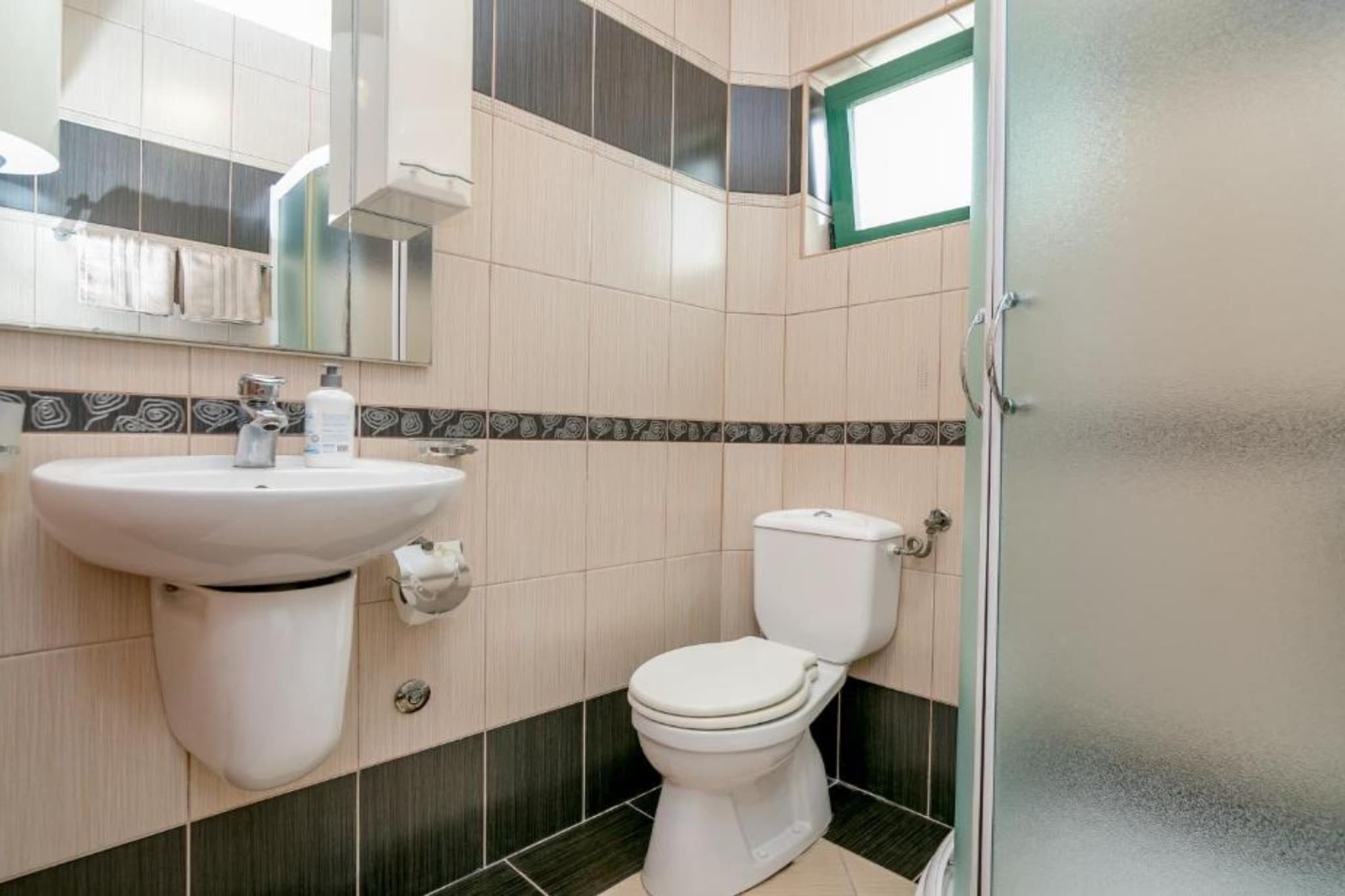 Amor Residence - Two Bedroom Apartment with Terrace and Sea View ( 7 ) - Badkamer