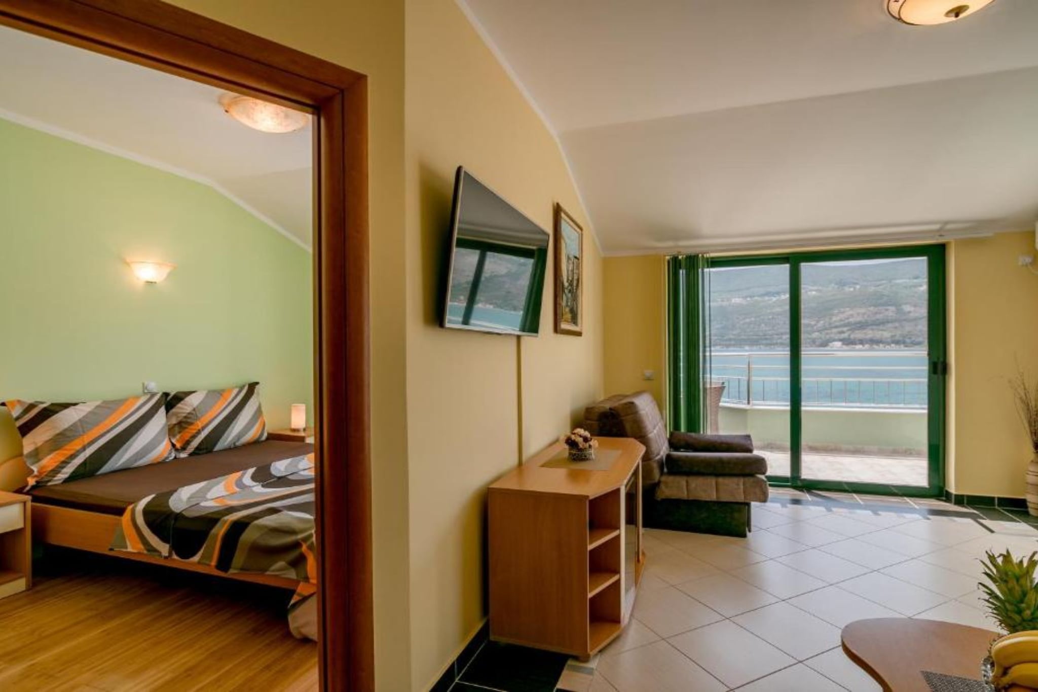 Amor Residence - One Bedroom Apartment with Terrace and Sea View (1 ) - Woonkamer