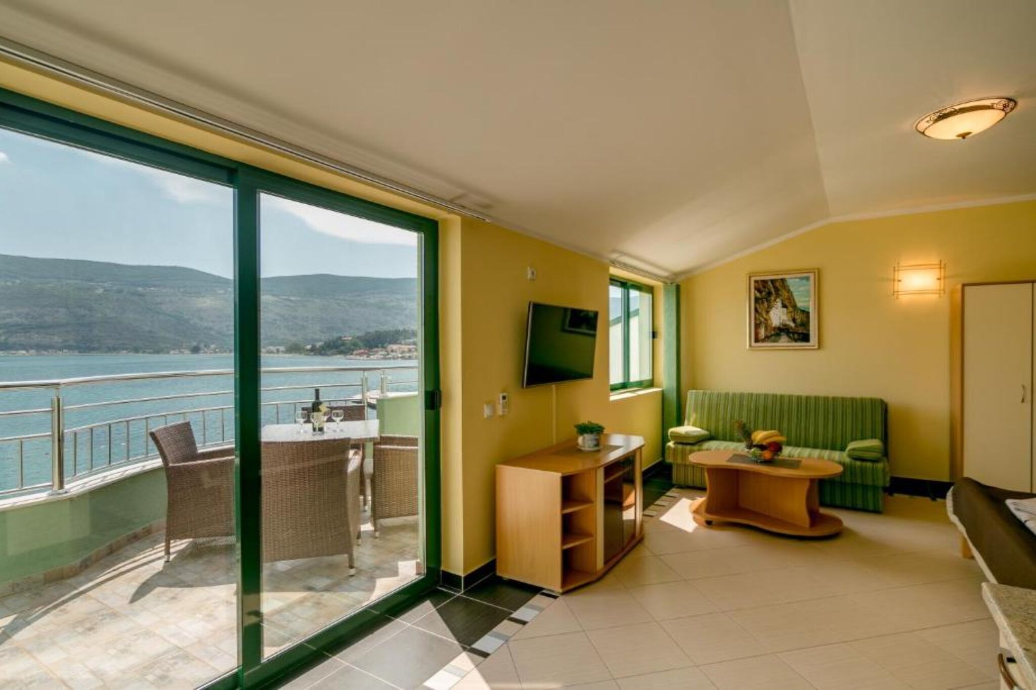Amor Residence - One Bedroom Apartment with Terrace and Partial Sea View (6) - Living room