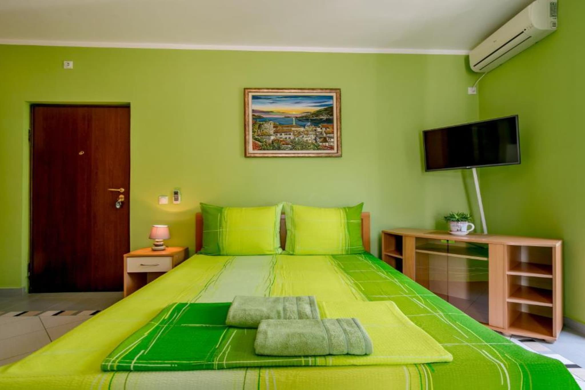Amor Residence - Studio Apartment with Terrace and Partial Sea View (3 ) - Bedroom