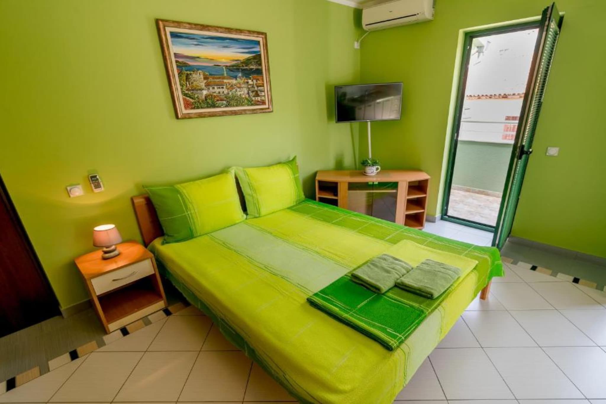 Amor Residence - Studio Apartment with Terrace and Partial Sea View (3 ) - Bedroom