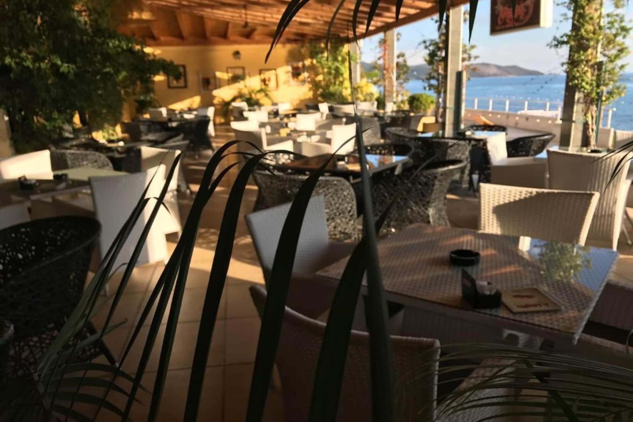 Amor Residence - Studio Apartment with Terrace and Partial Sea View (3 ) - Dining room