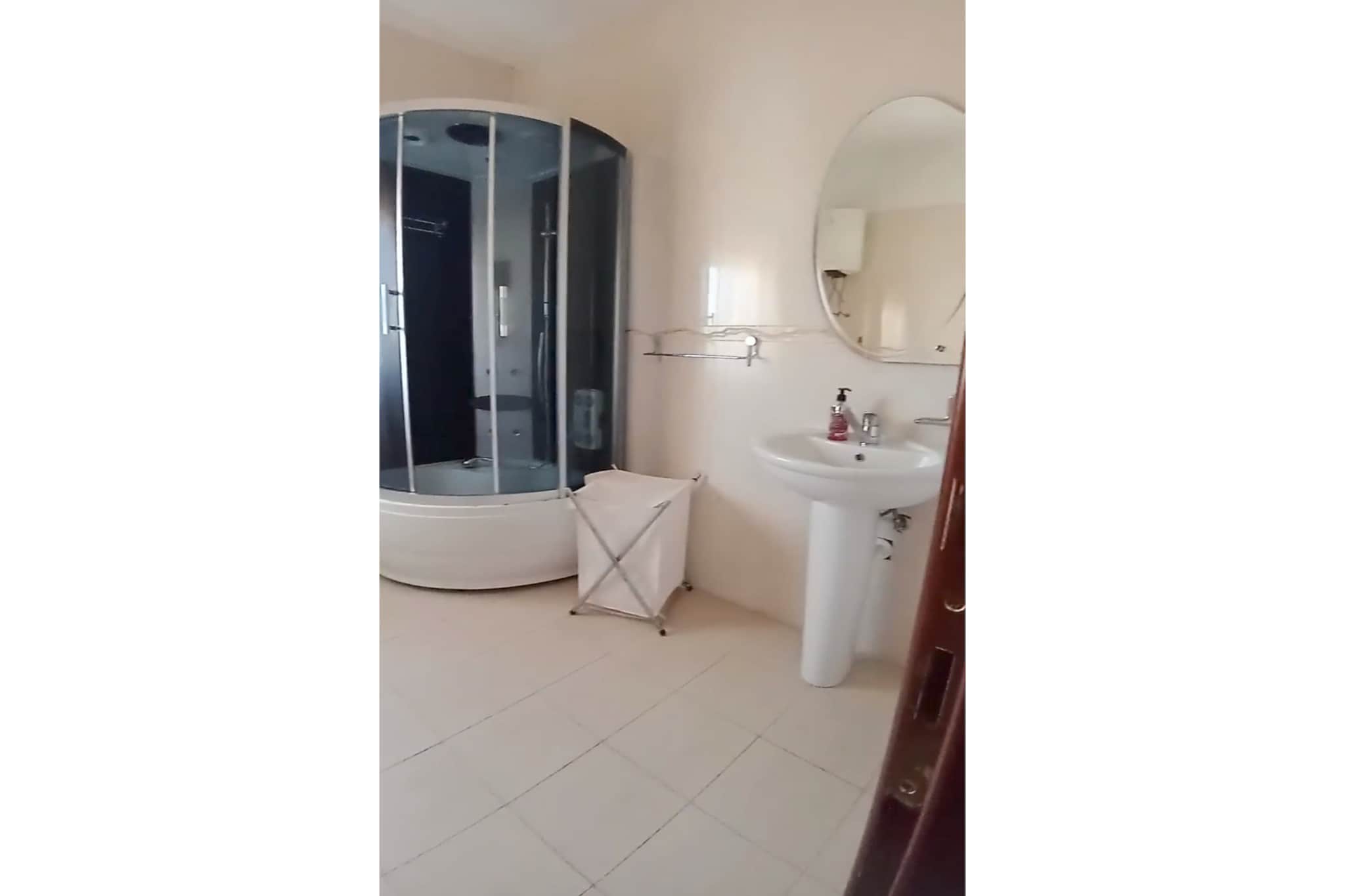 Delfin 1 - Badkamer