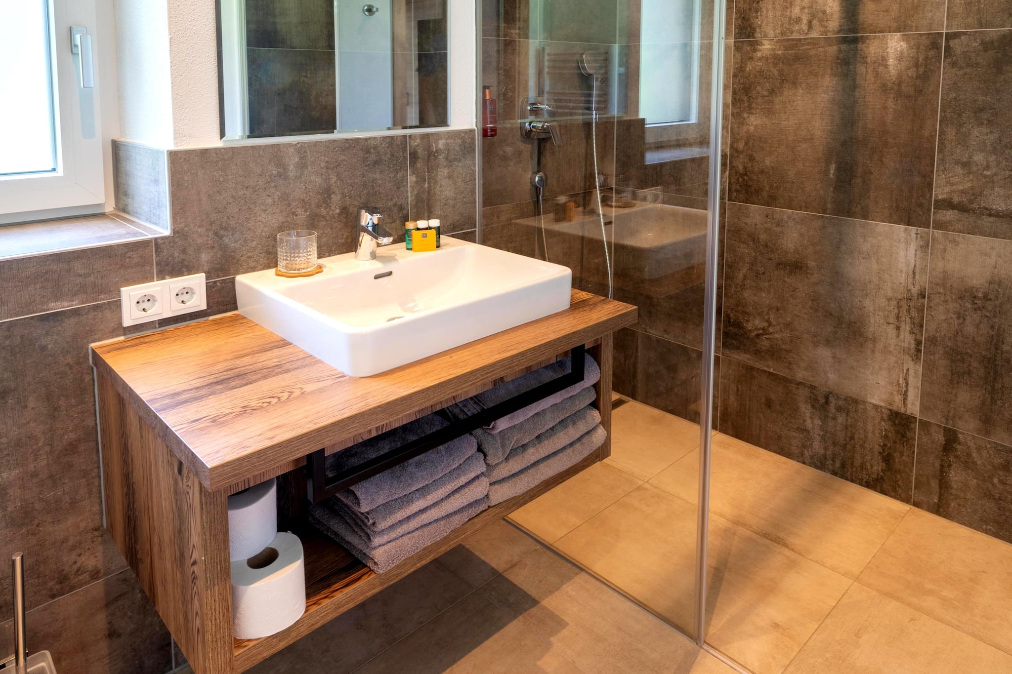 Alpinegold Residenz Hocharn Penthouse Suite - Badkamer