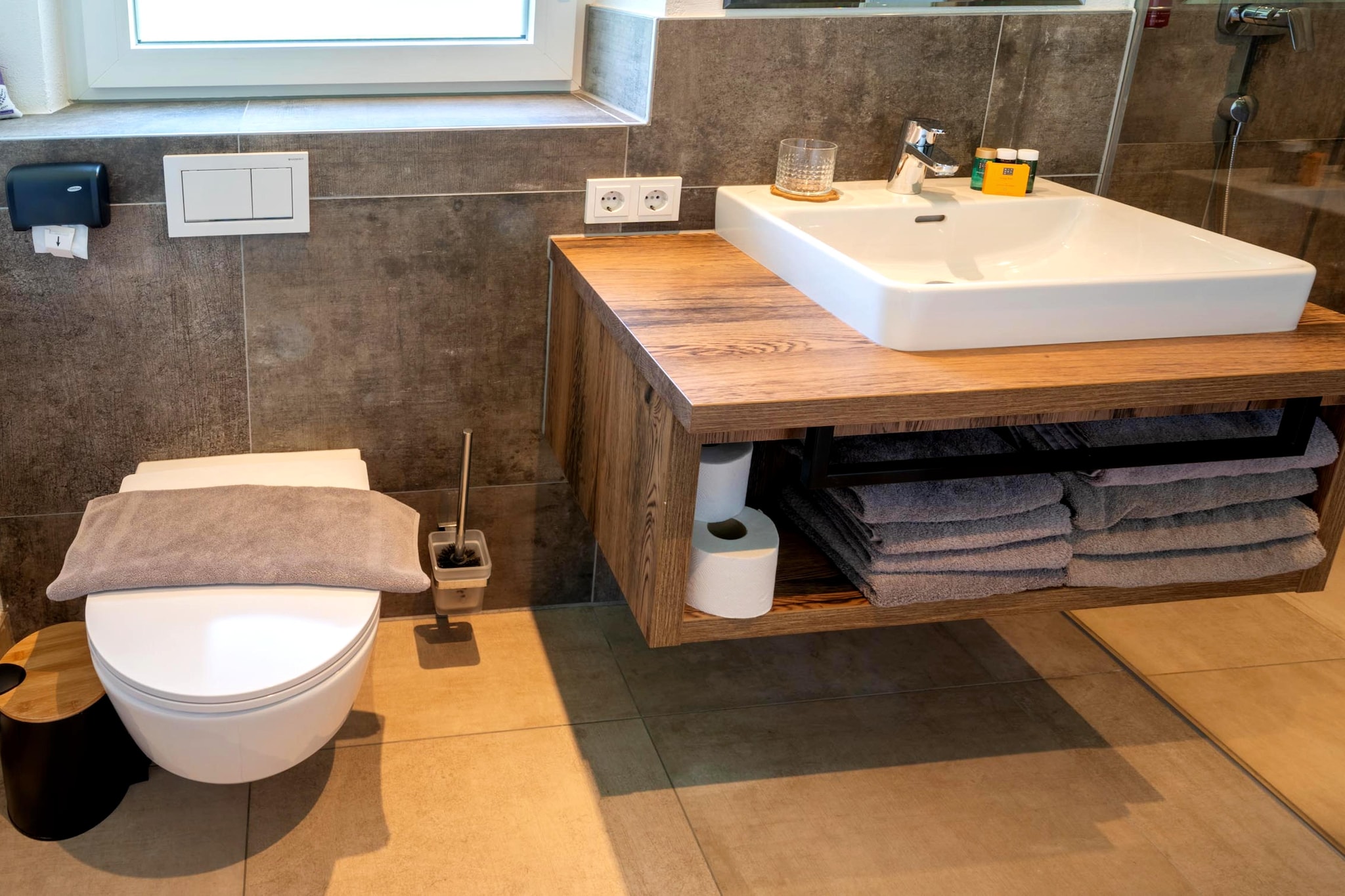 Alpinegold Residenz Hocharn Penthouse Suite - Badkamer