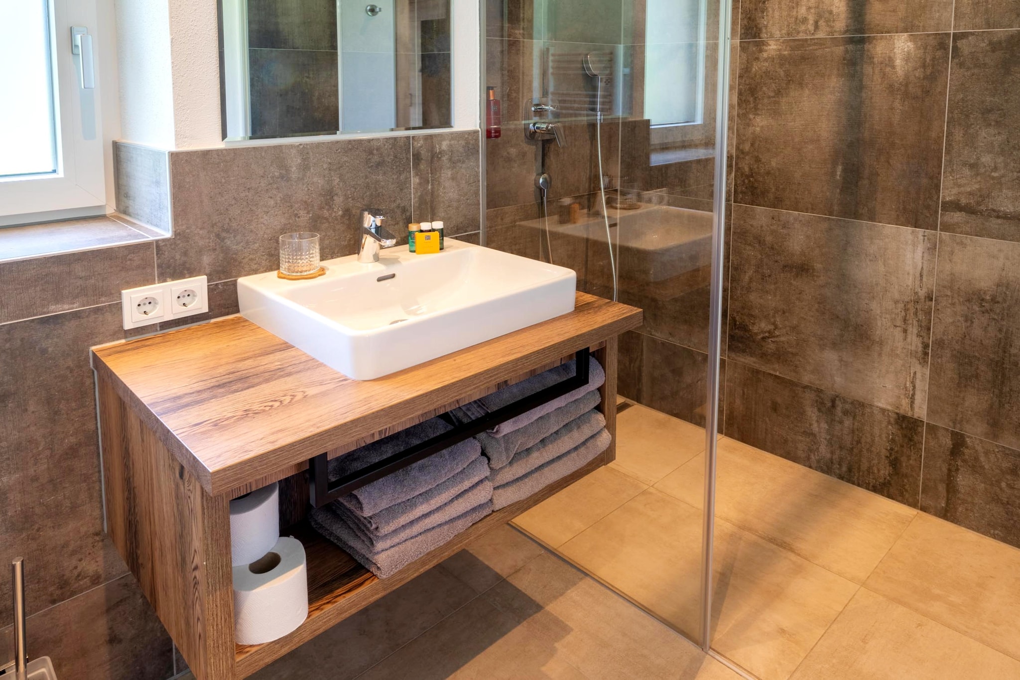 Alpinegold Residenz Tauernquelle Suite - Badkamer
