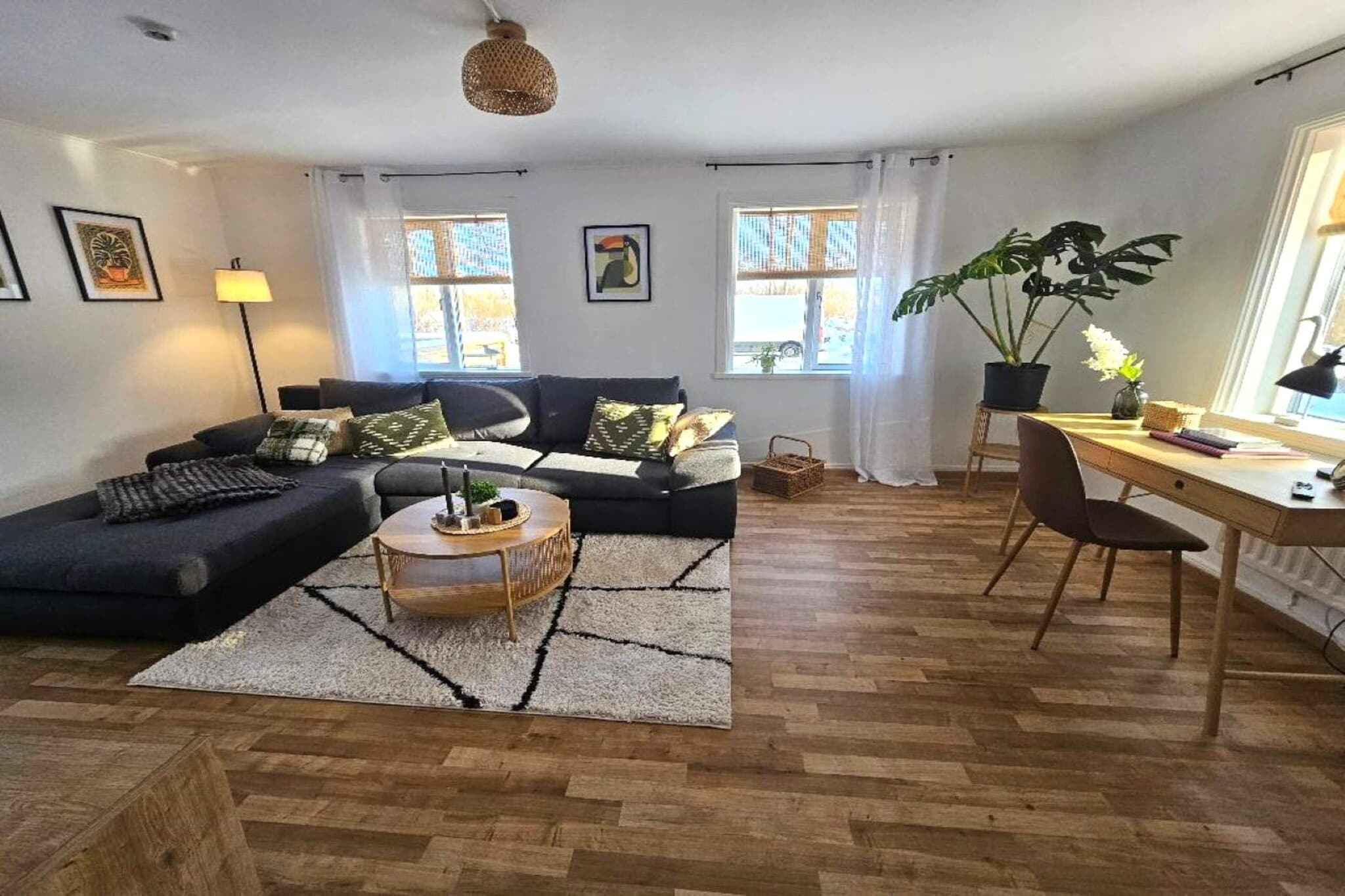 Internet Access DSL, Living room(double folding bed), Kitchen(cooker(electric), coffee machine, microwave, fridge-freezer), bedroom(double bed), bathroom(washbasin, shower, toilet, washing machine), balcony, heating(electric), garden, garden furniture, parking