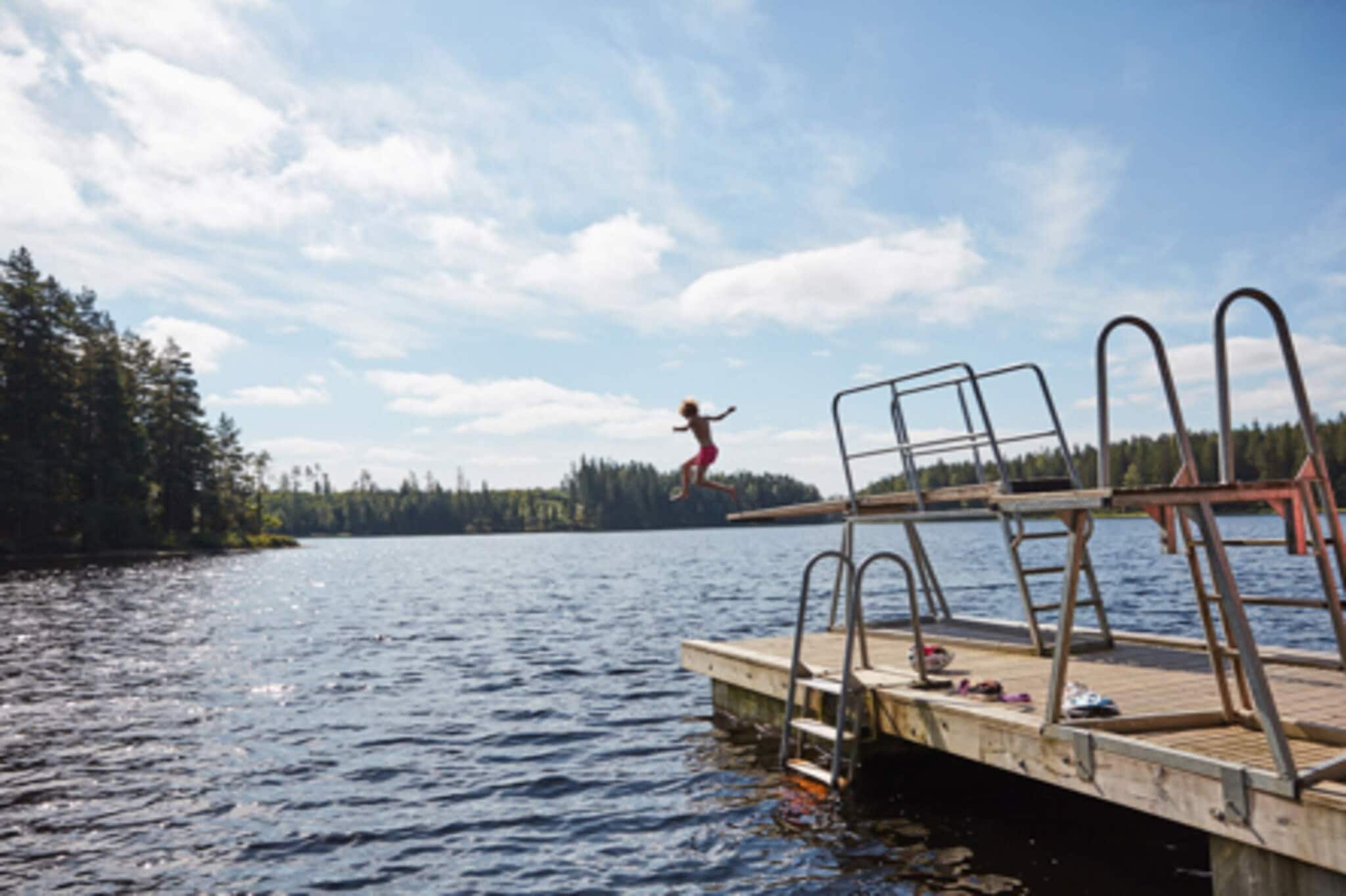 Internet Access DSL, Living room(TV(swedish TV channels)), Kitchen(stove(induction), coffee machine, oven, microwave, dishwasher, fridge, freezer(1-59L)), bedroom(double bed), bedroom(double bed), bathroom(tumble dryer, washbasin, shower, toilet, washing machine), heating(electric), garden, parking, water to water heatpump