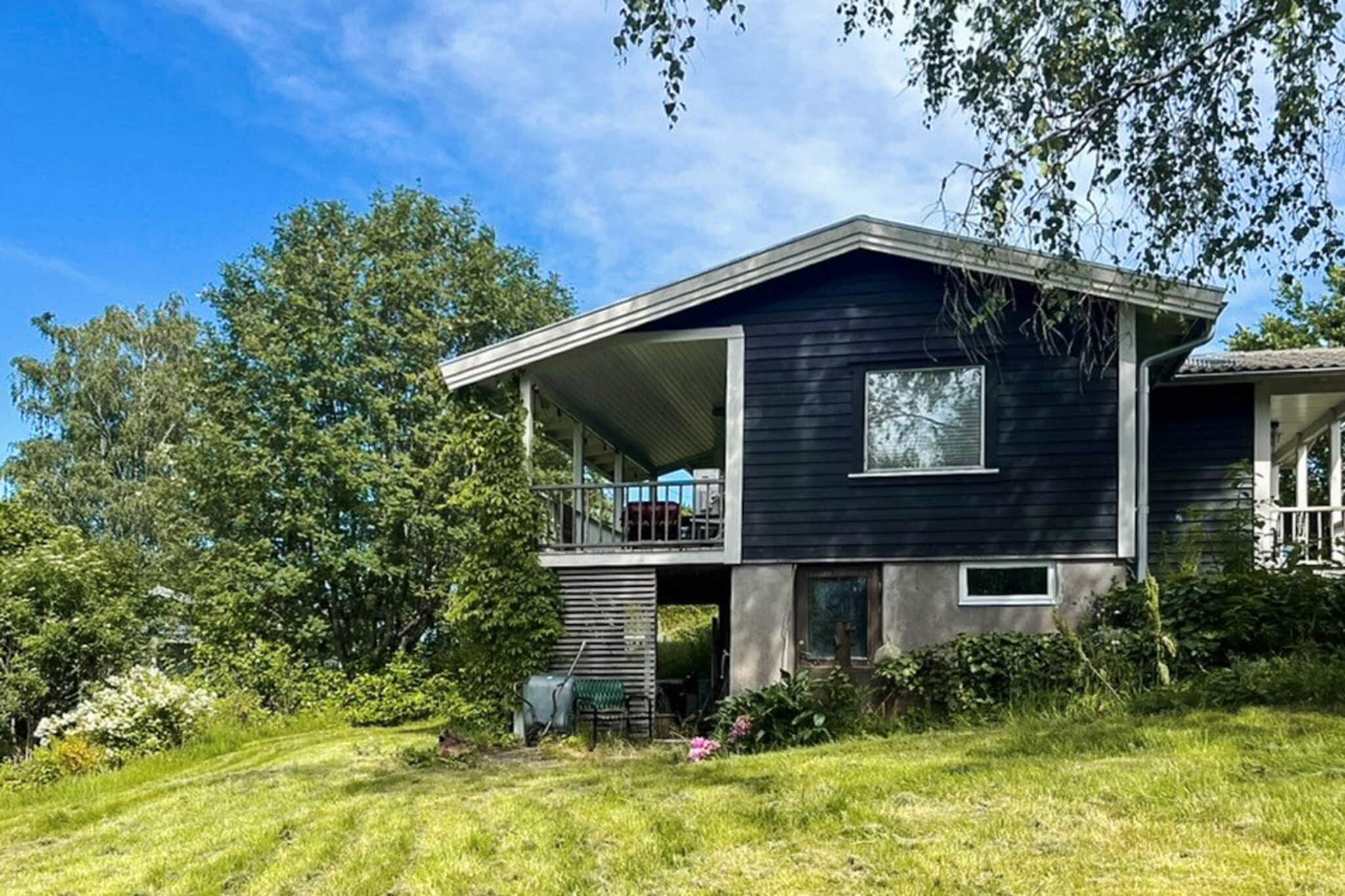 4 person holiday home in HOLSLJUNGA