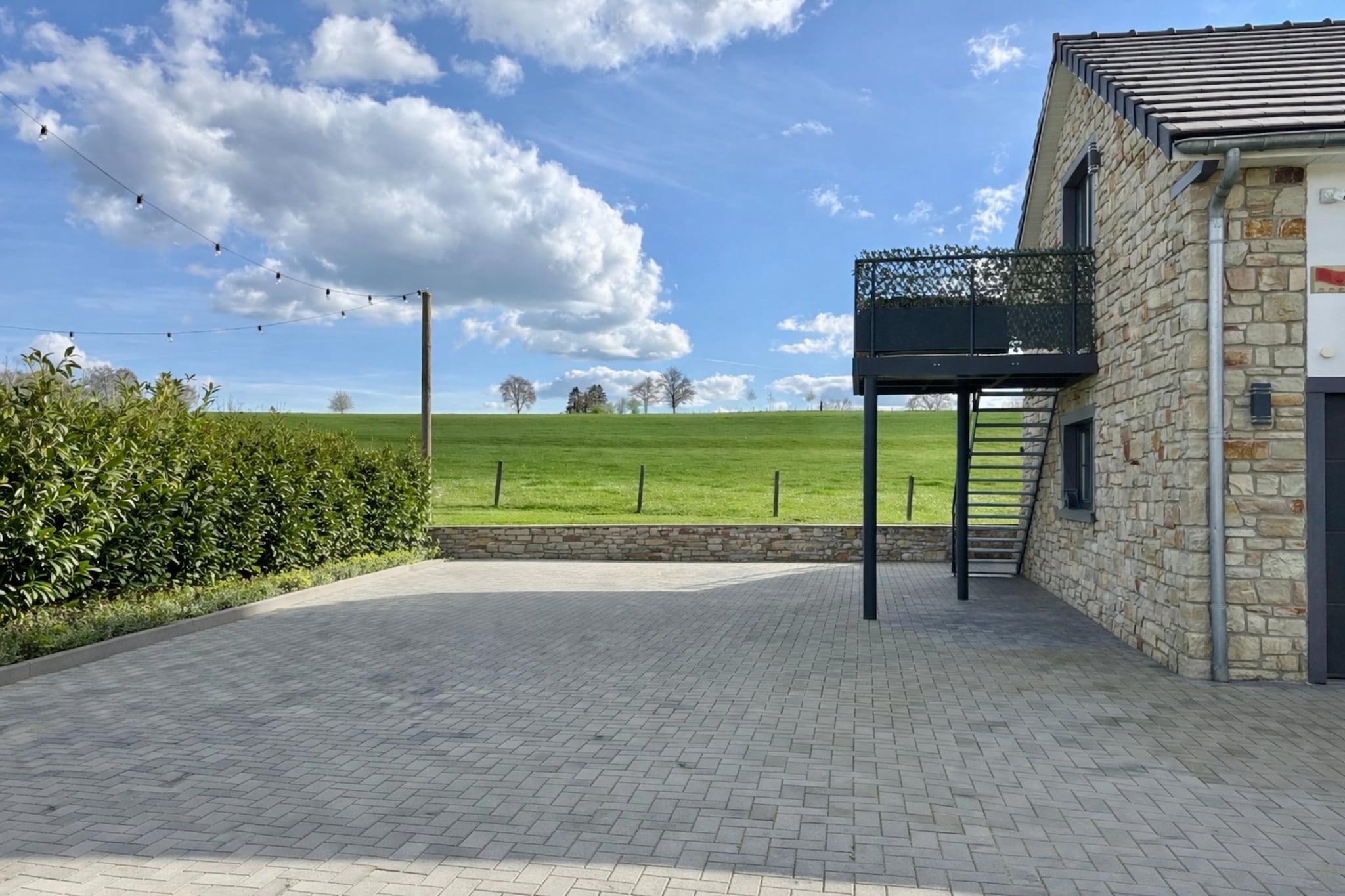 Pit & Lodge - Buitenkant zomer