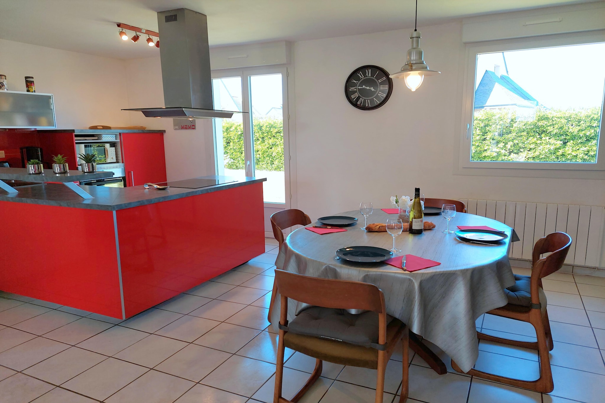 Ebenerdiges Ferienhaus in Strandnähe Santec - Eetkamer