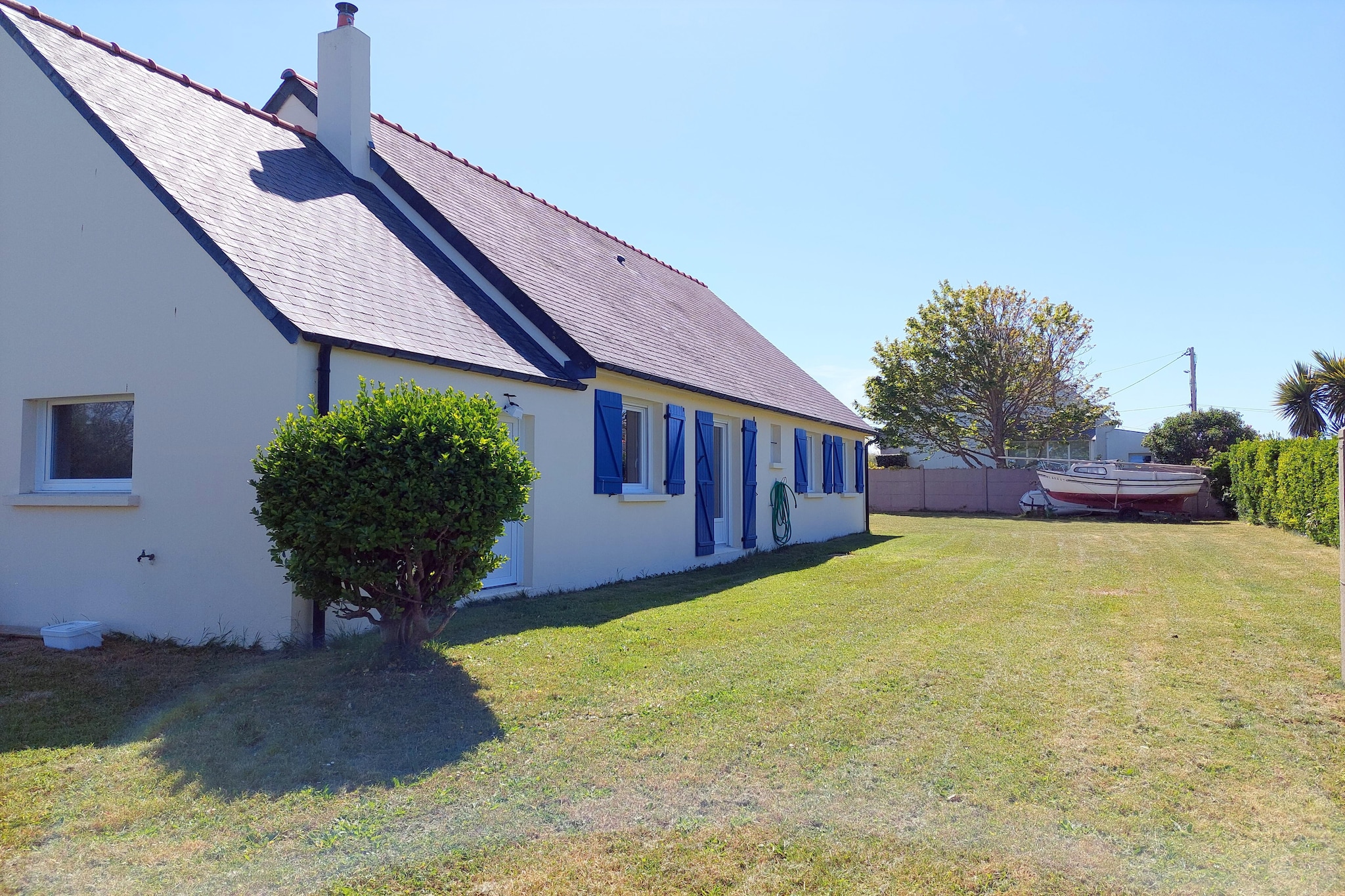 Ebenerdiges Ferienhaus in Strandnähe Santec - Buitenkant zomer