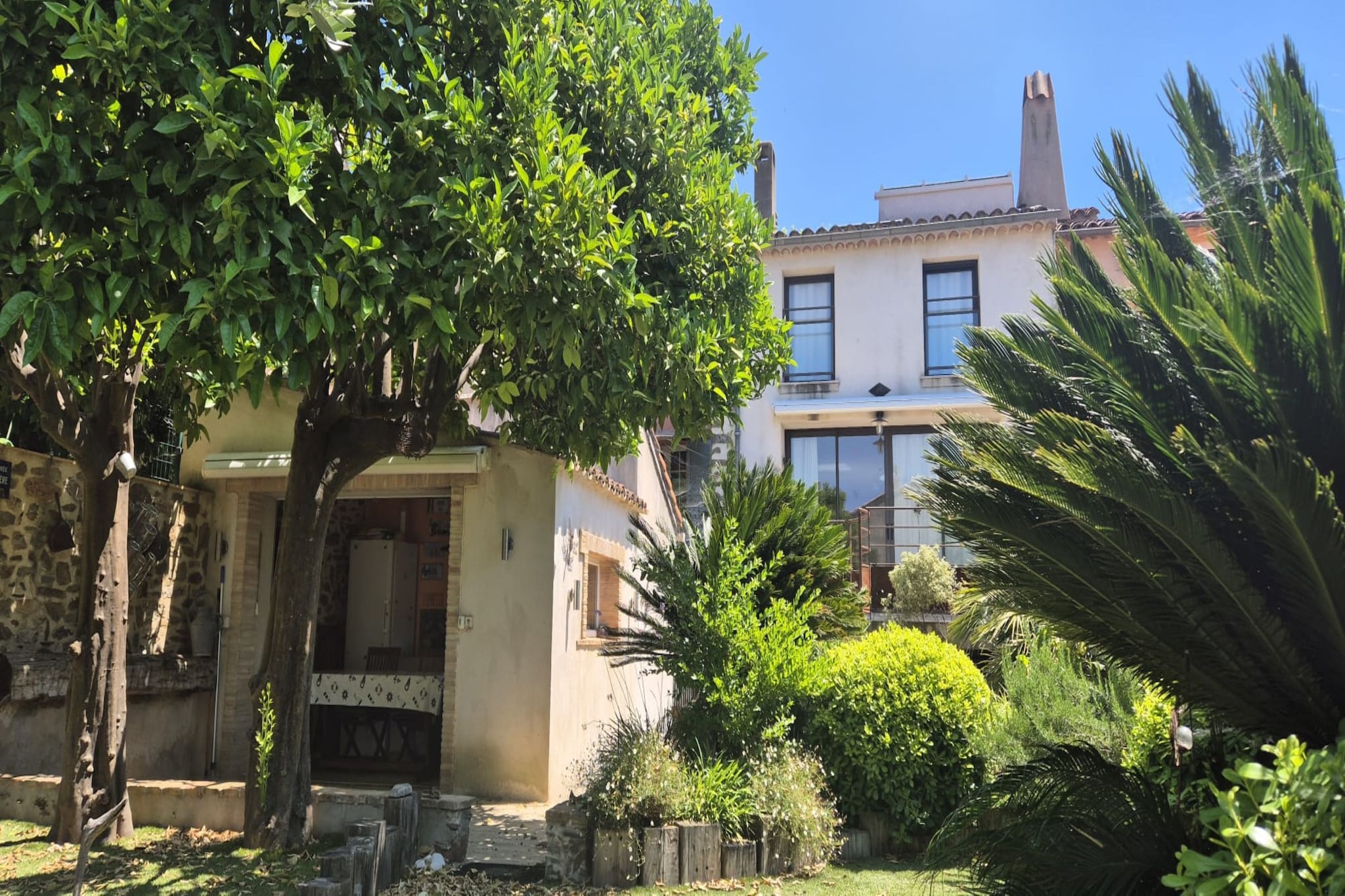 Villa dans le Golfe de Saint-Tropez - Exterior in summer