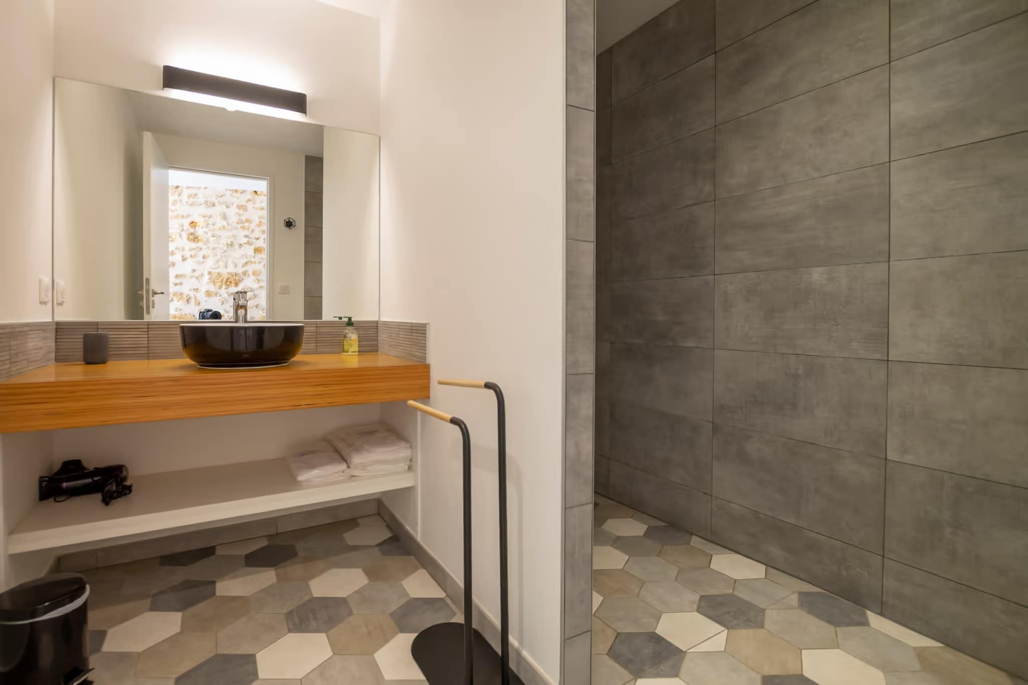 Gite LA FOURMANCE - Badkamer