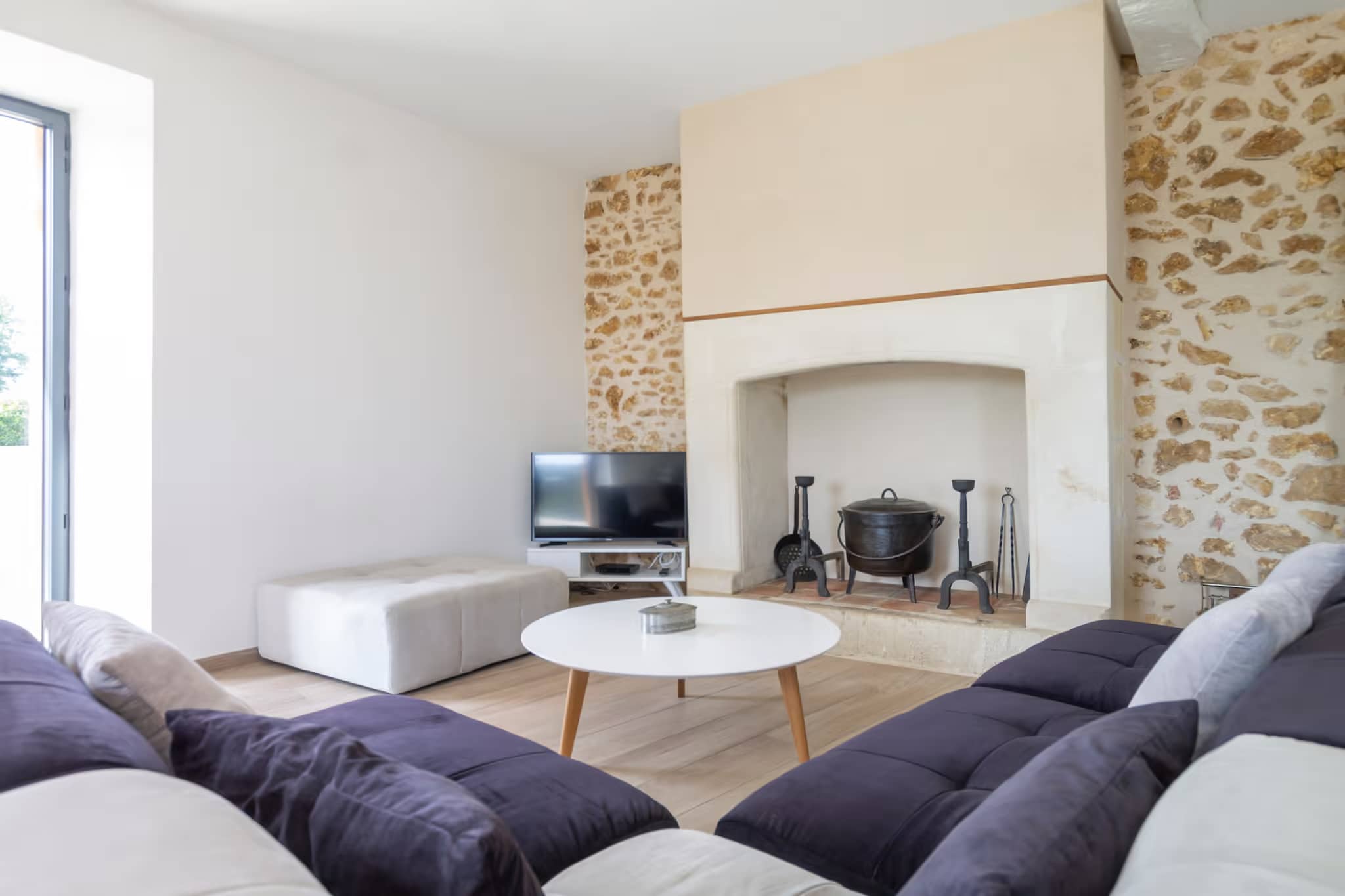 Gite LA FOURMANCE - Woonkamer