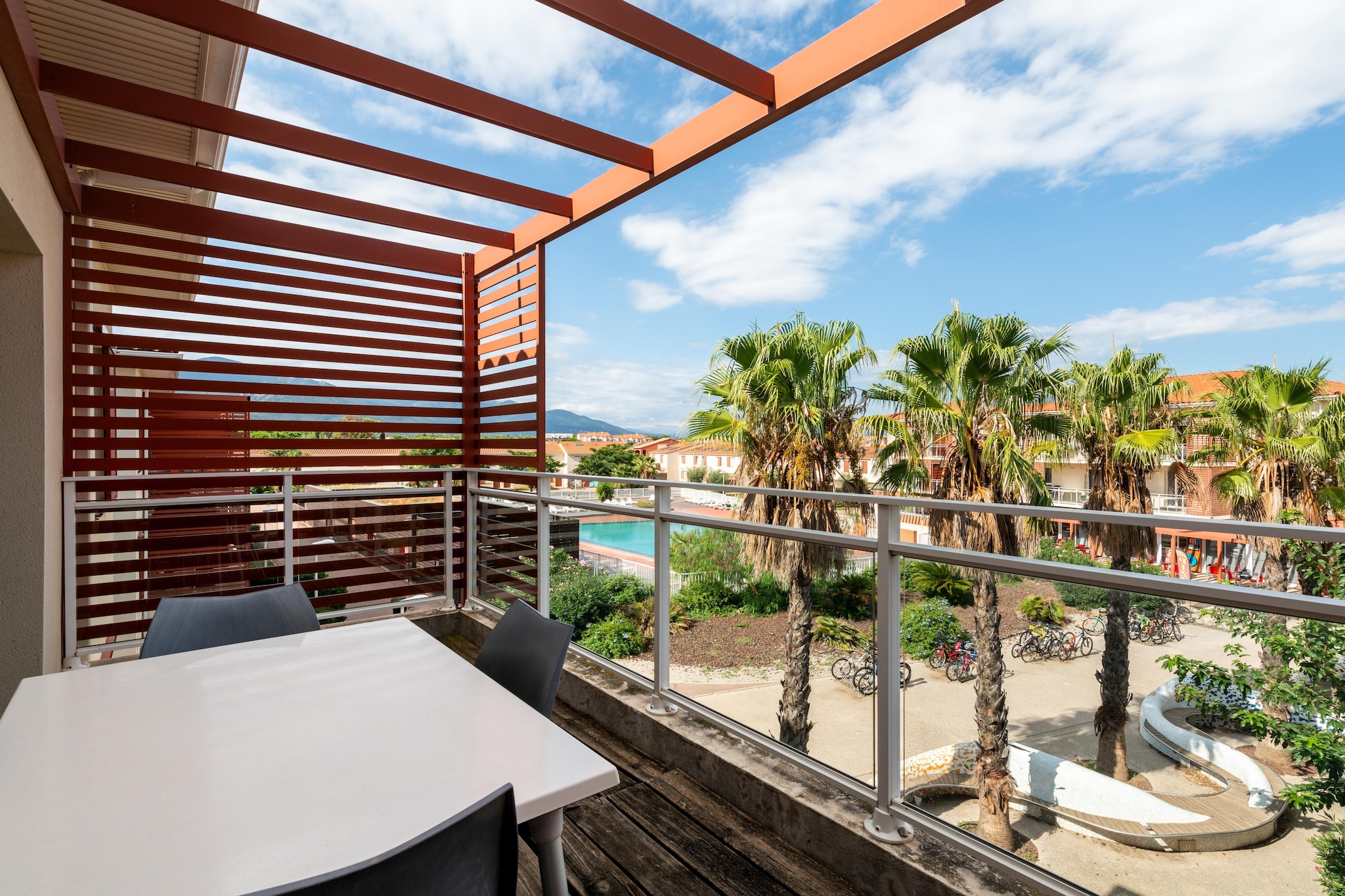 Les Demeures de la Massane Studio 4 personnes avec coin nuit - Terrasbalkon