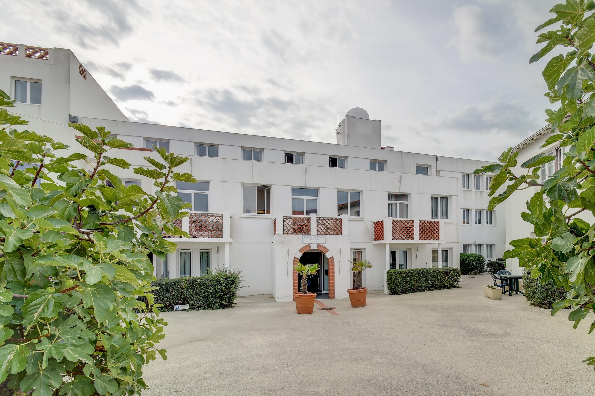RÃ©sidence L'OcÃ©an Studio 4 personnes avec coin nuit vue Mer - Buitenkant zomer