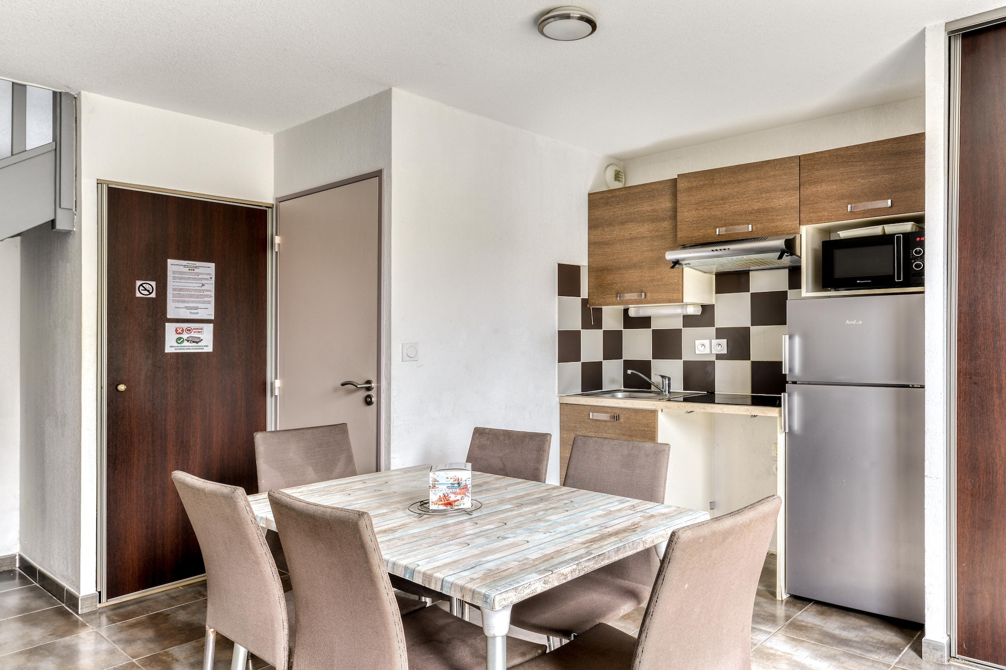 Les Demeures Torrellanes- Maison 3 piÃ¨ces 6 personnes - Eetkamer