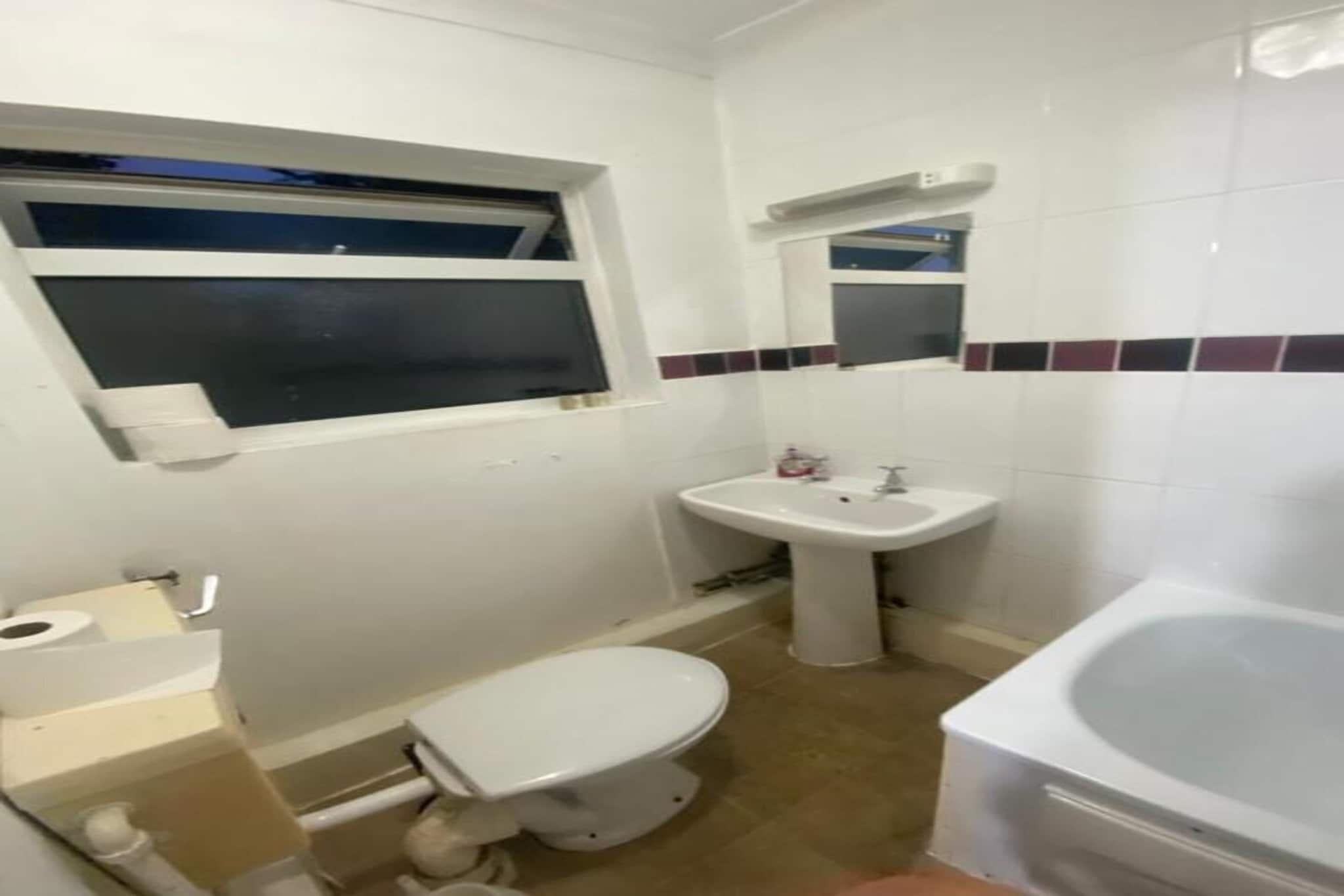 Standard Twin Room - Shared - Badkamer