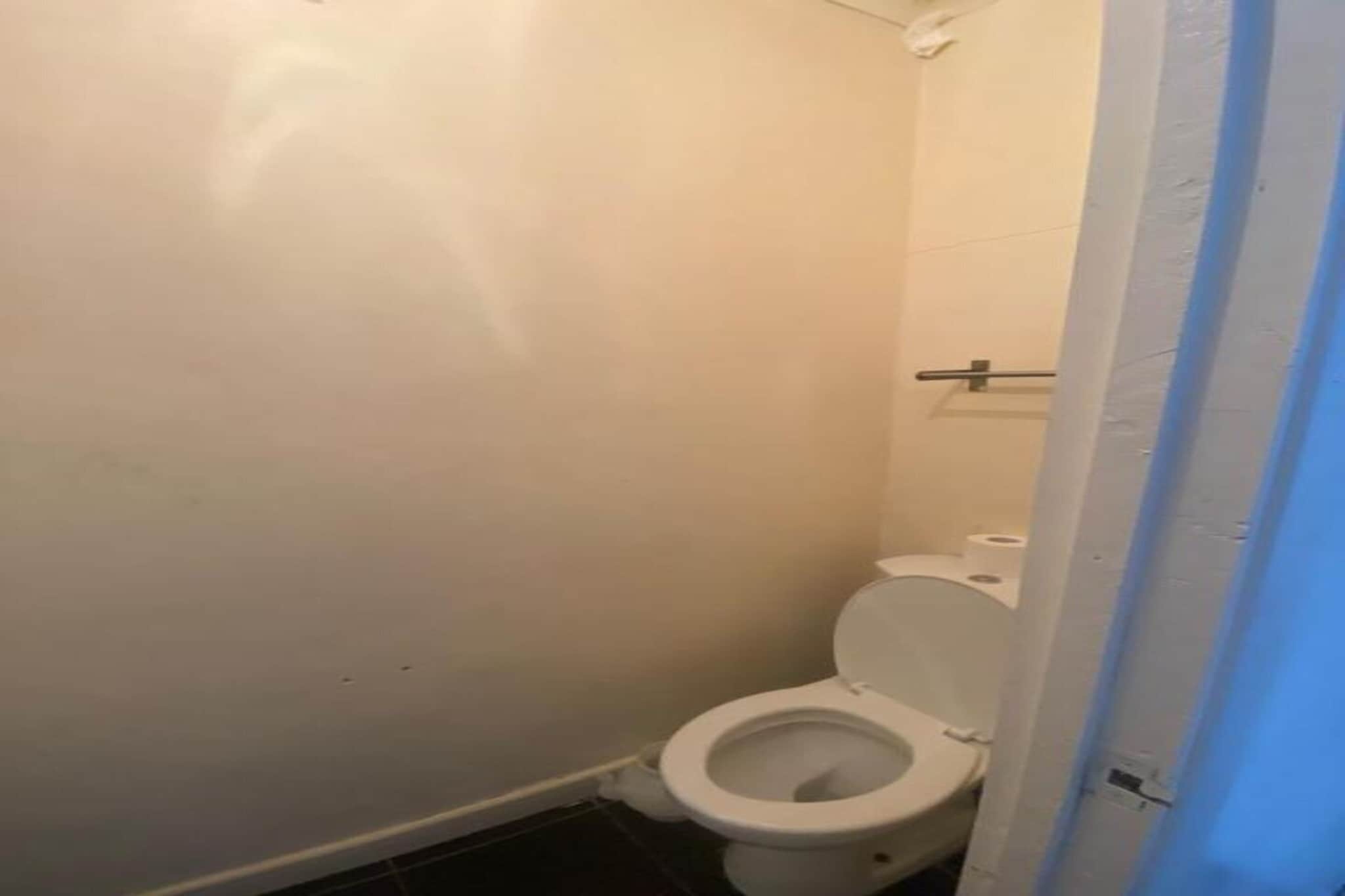 Standard Twin Room - Shared - Badkamer