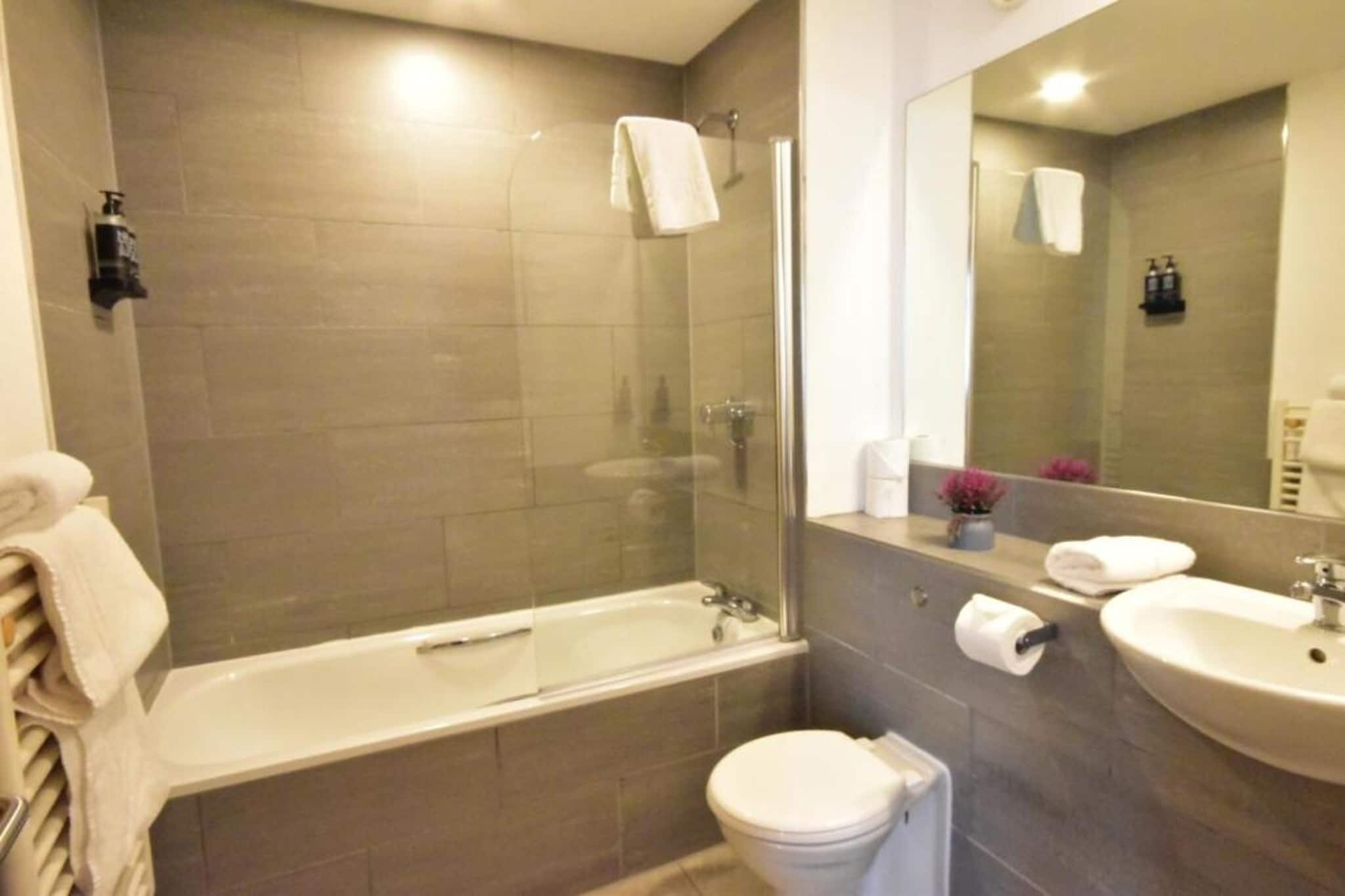 Standard Double Room - Badkamer