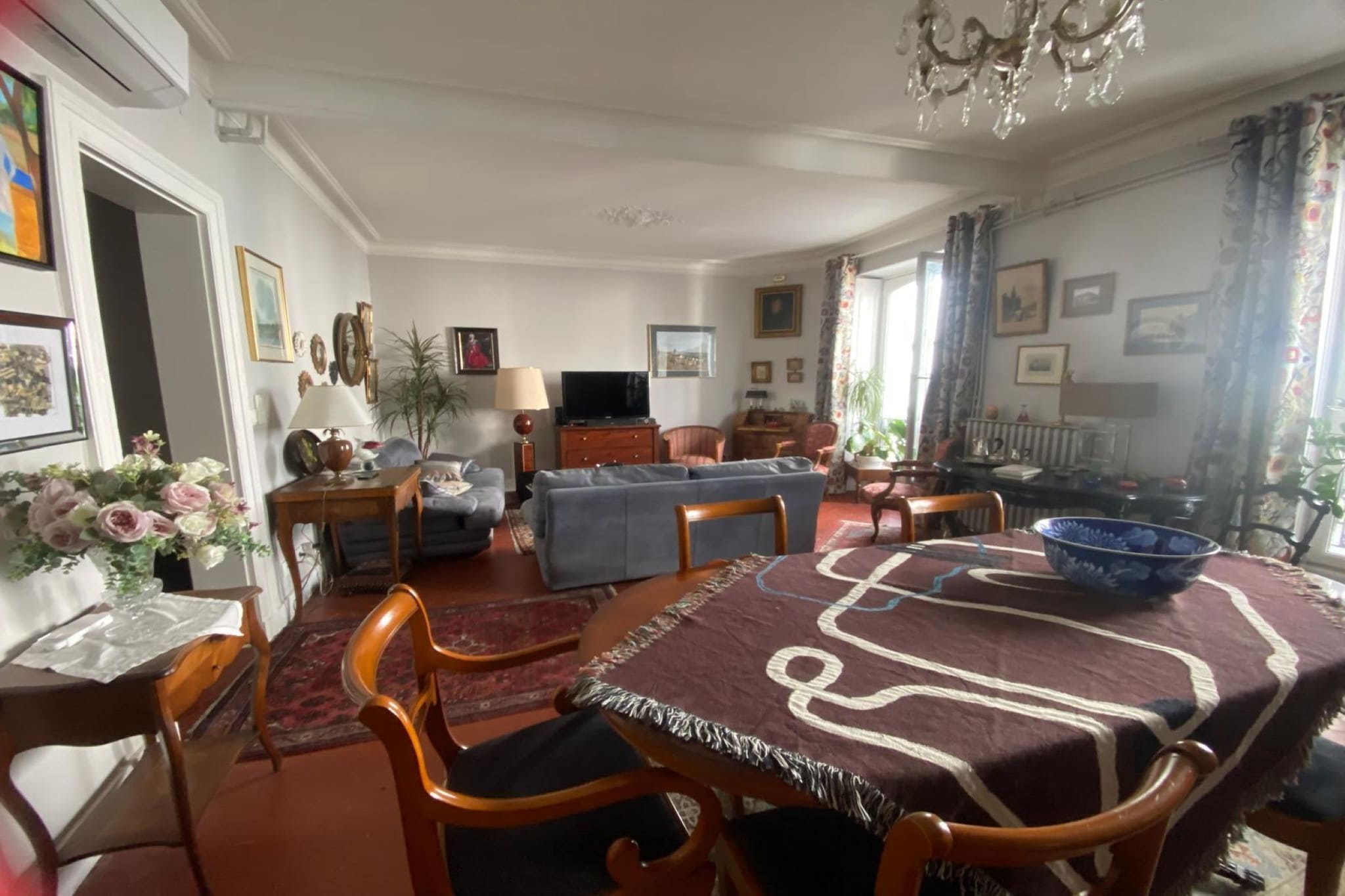 Ostal Pagès - Eetkamer