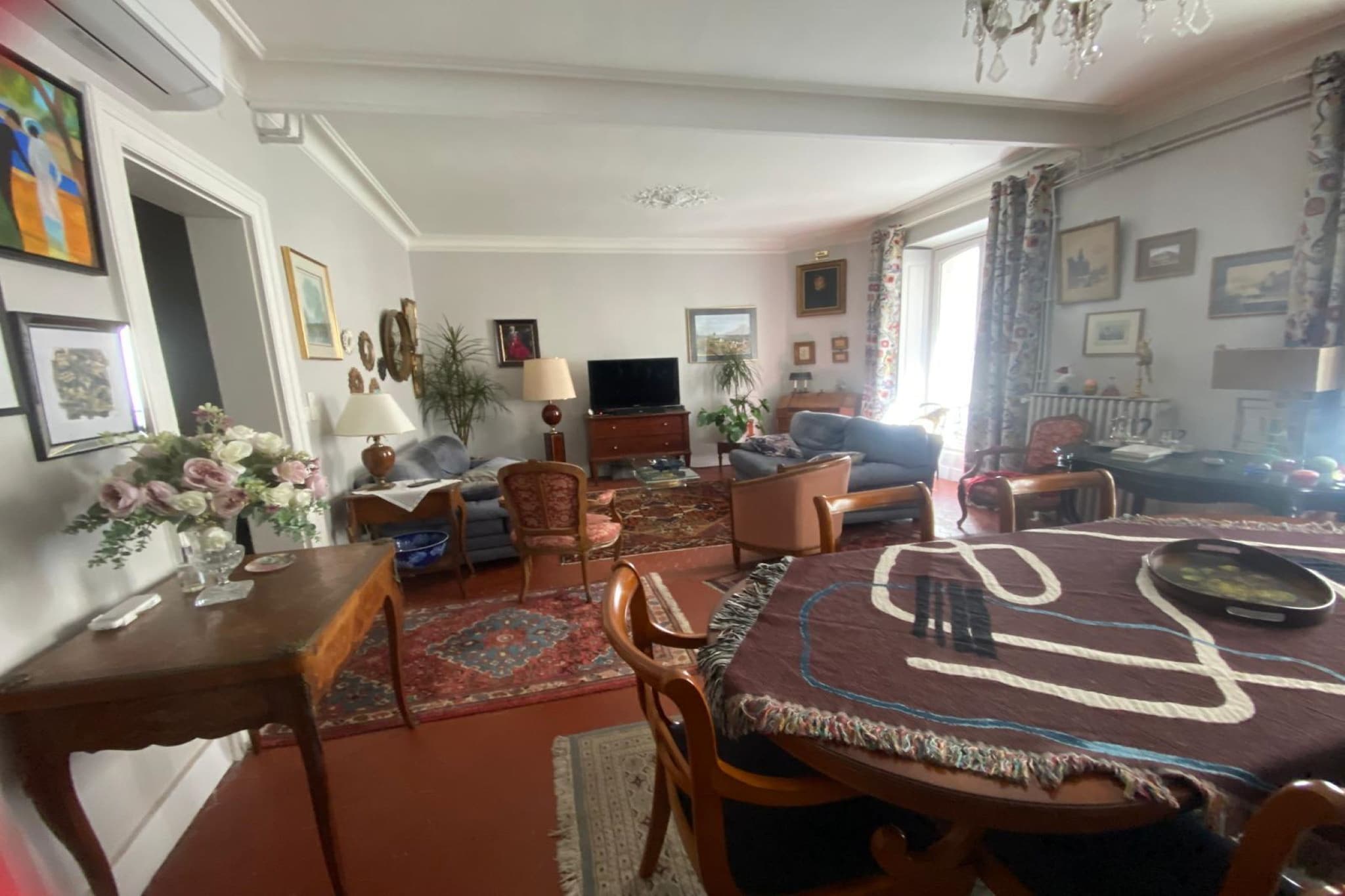 Ostal Pagès - Eetkamer