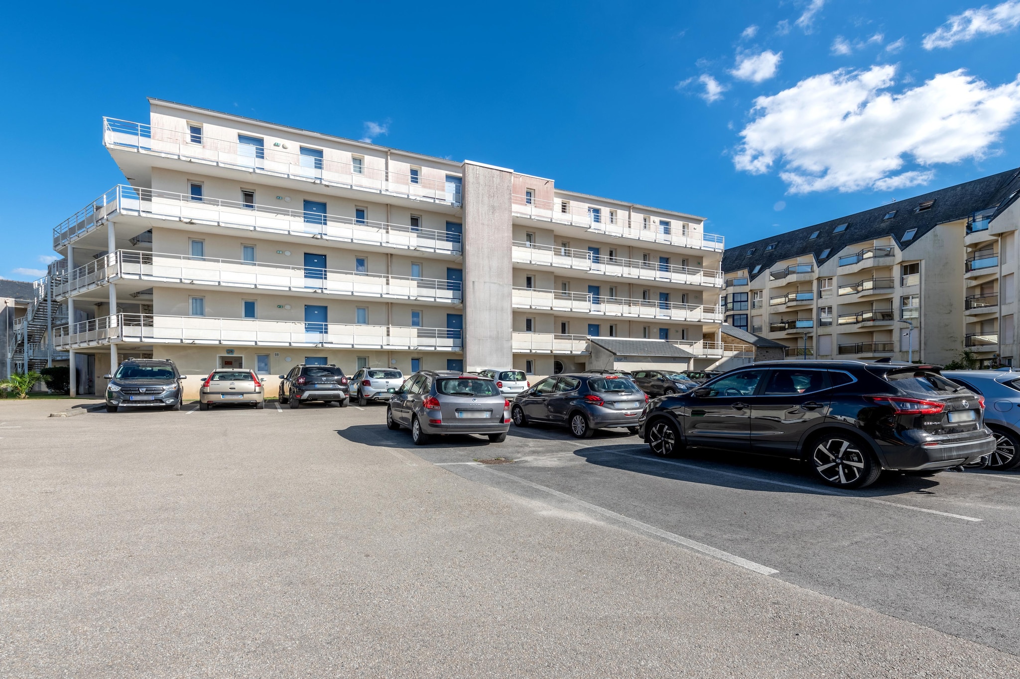 RÃ©sidence Le Domaine de Bertheaume- Appartement 2 piÃ¨ces avec coin nuit 6 personnes vue Mer - Außenbereich Sommer