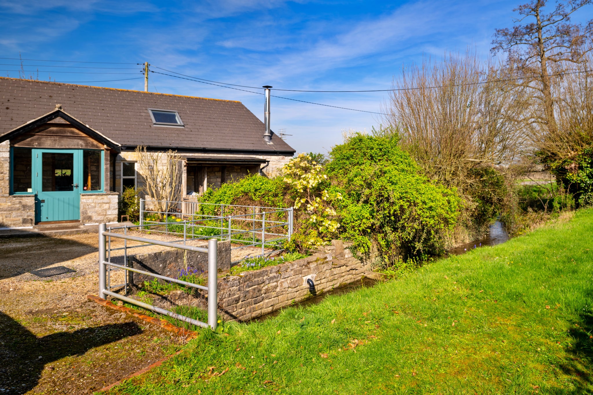 Mill Barn By The Stream - Buitenkant zomer