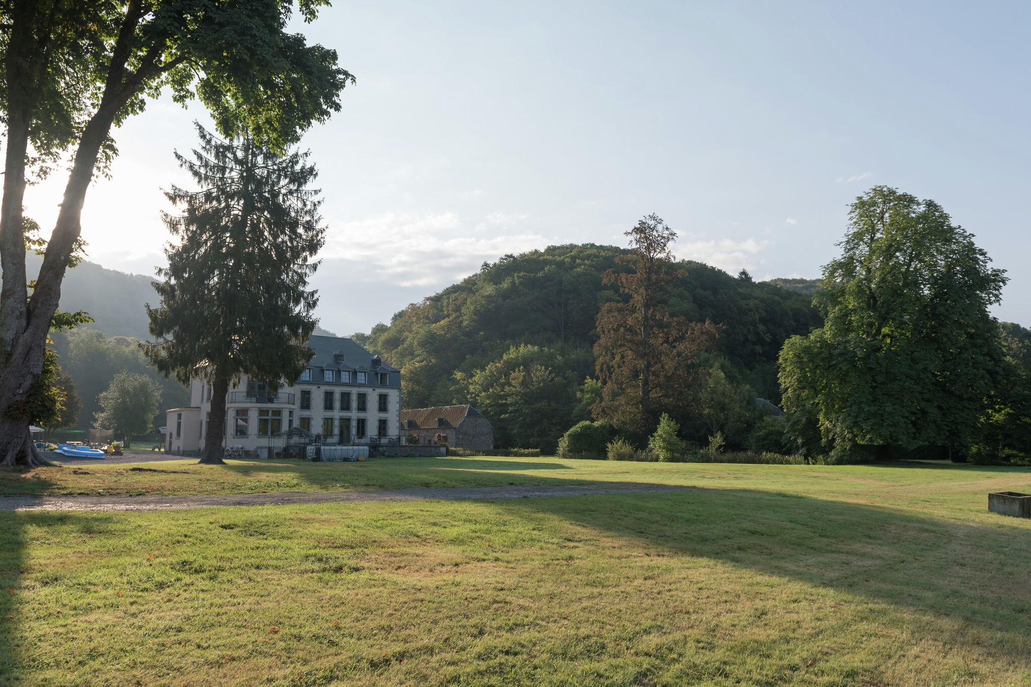 Attraktives Schloss bei Vireux-Wallerand mit Garten