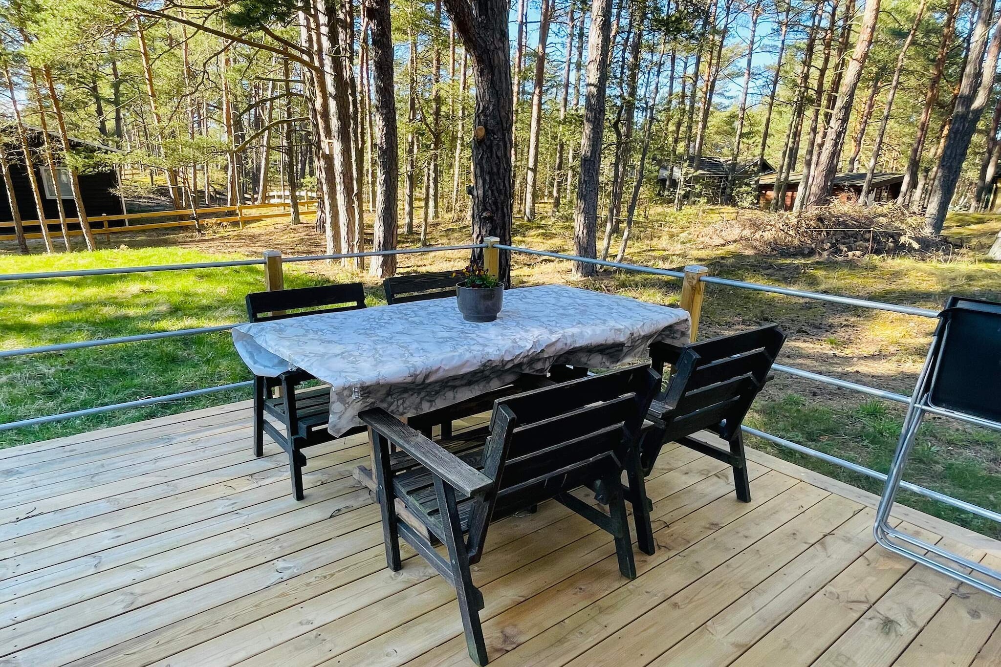 Internet Access DSL, Living room(double folding bed, TV(swedish TV channels), chromecast), Kitchen(cooker(2 ring stoves), coffee machine, oven, microwave, fridge(+ freezer)), bedroom(double bed), bathroom(washbasin, shower, toilet), heating(electric), terrace, garden furniture, parking, play equipment, darts, air to air heatpump