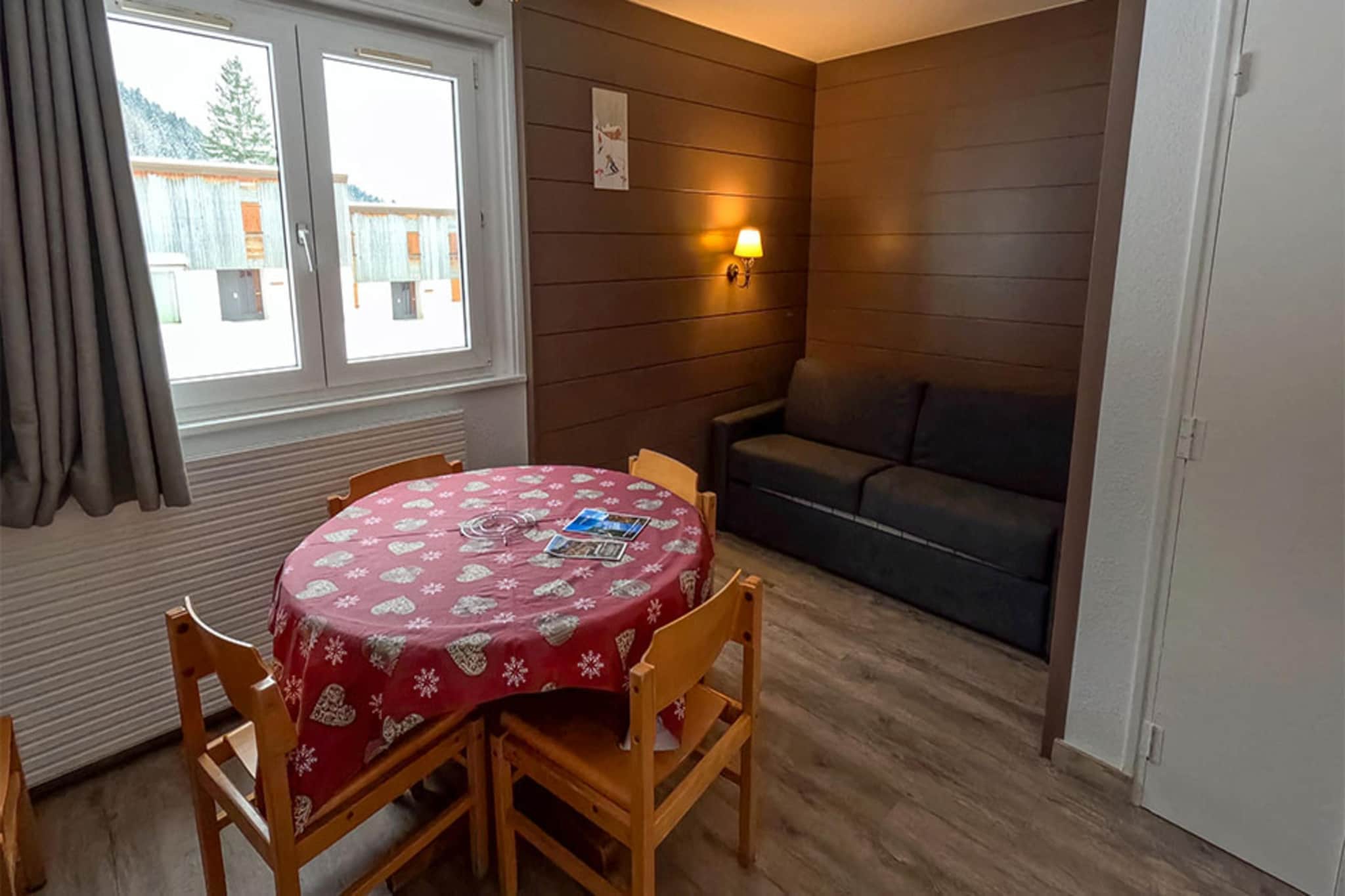 Les Monts Jura-Appartement 2 piÃ¨ces 4 personnes - Wohnzimmer